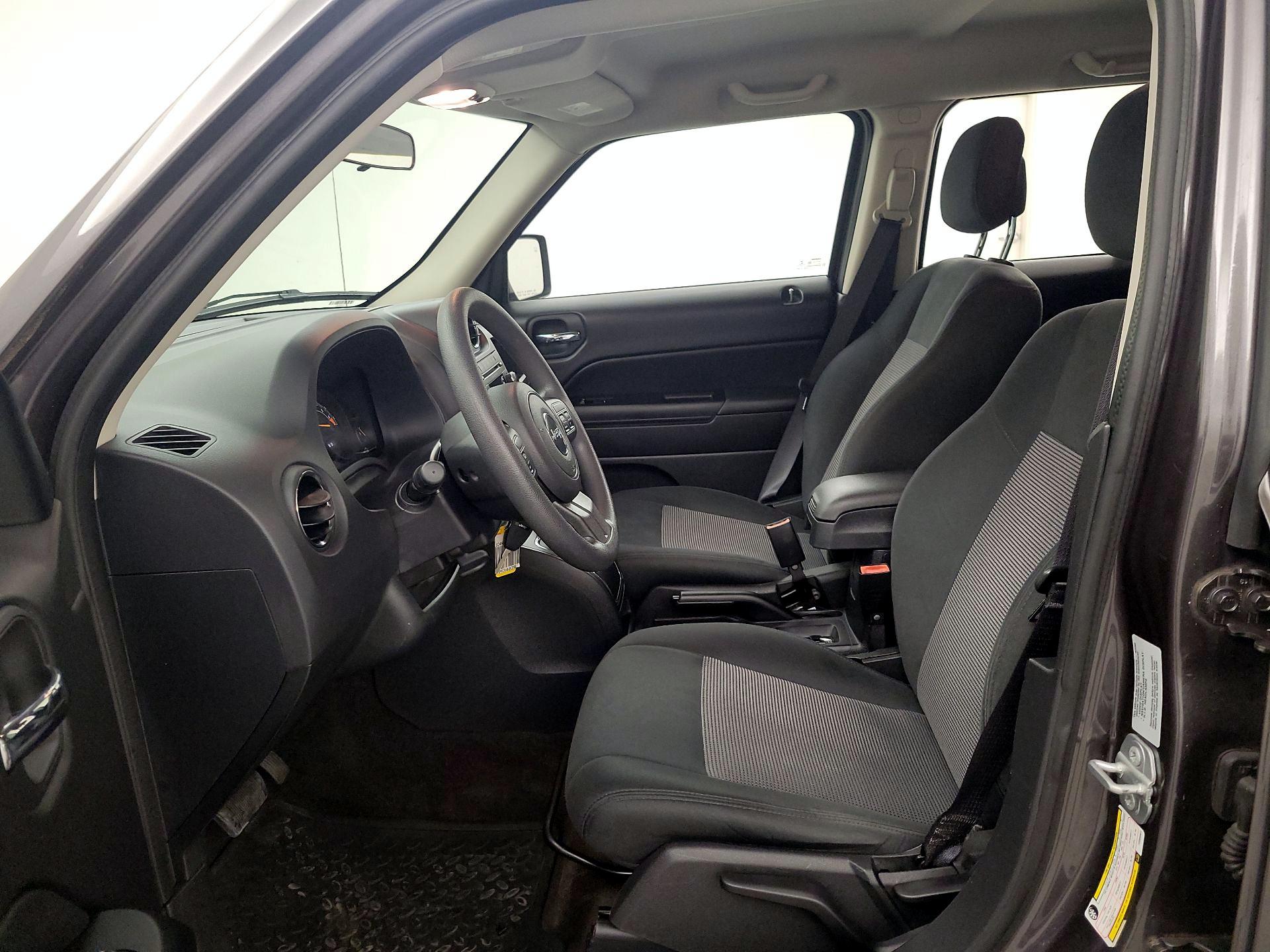 Thumbnail: 2015 Jeep Patriot - 11