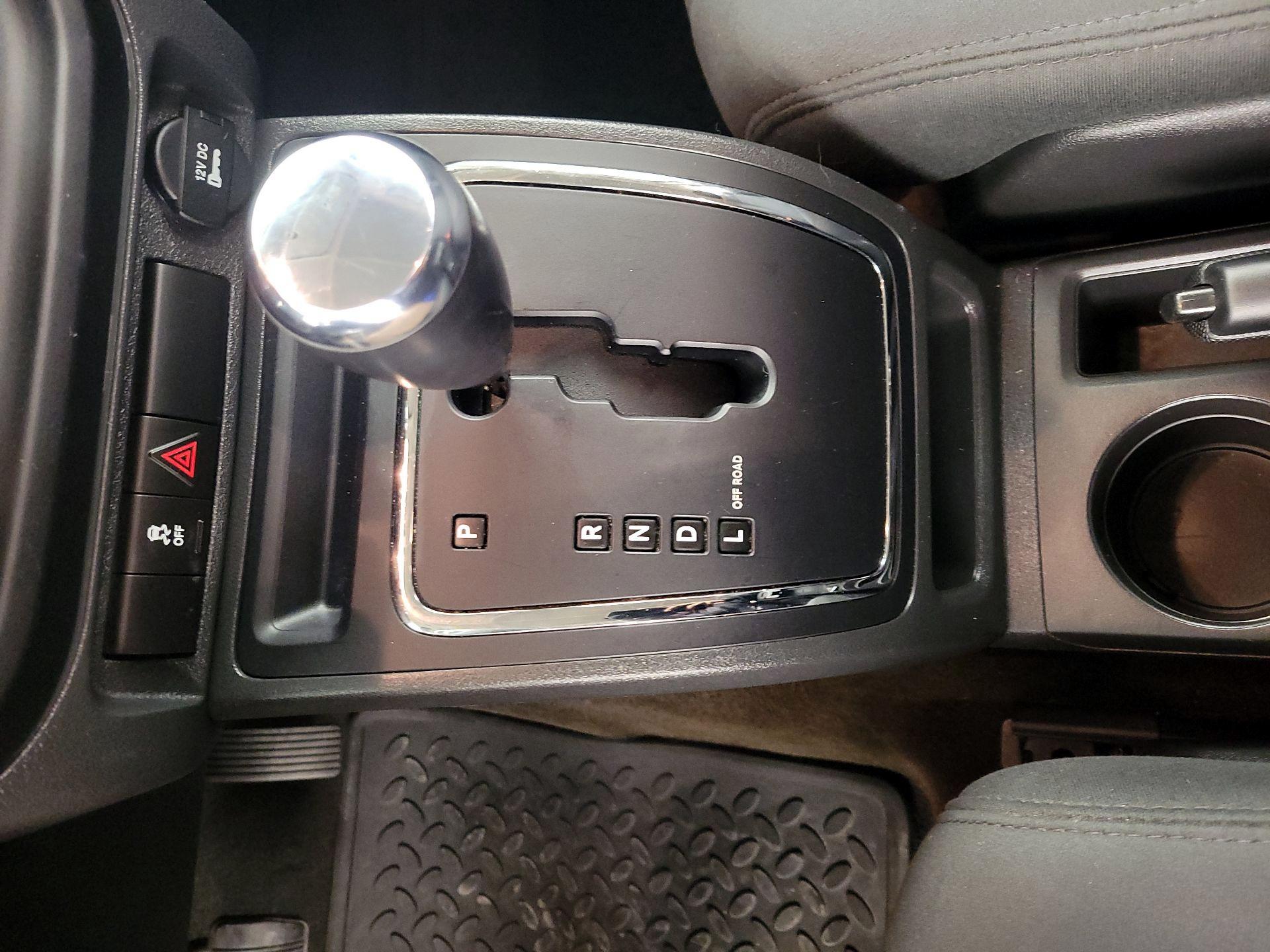 Thumbnail: 2015 Jeep Patriot - 16