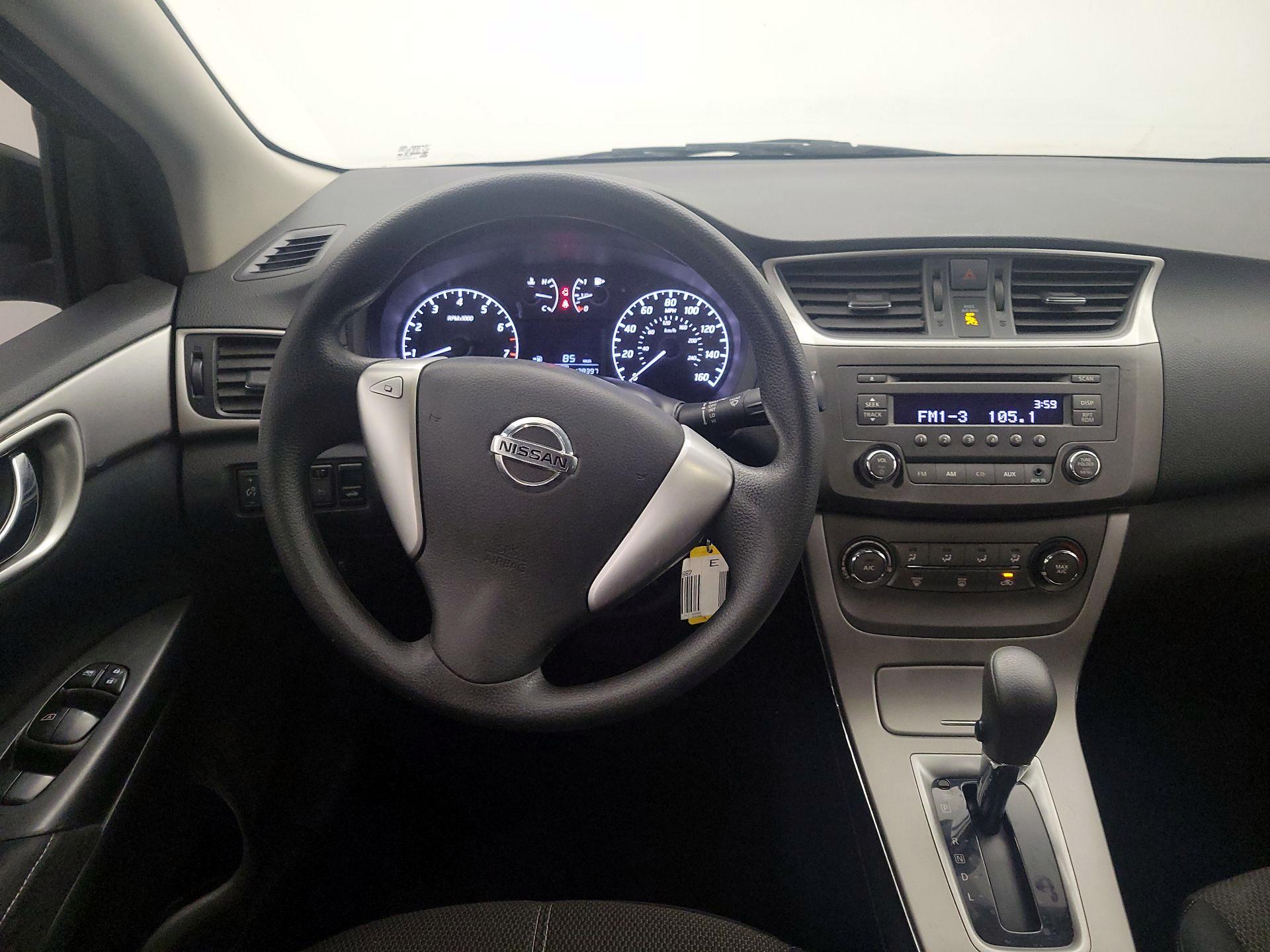 Thumbnail: 2014 Nissan Sentra - 10