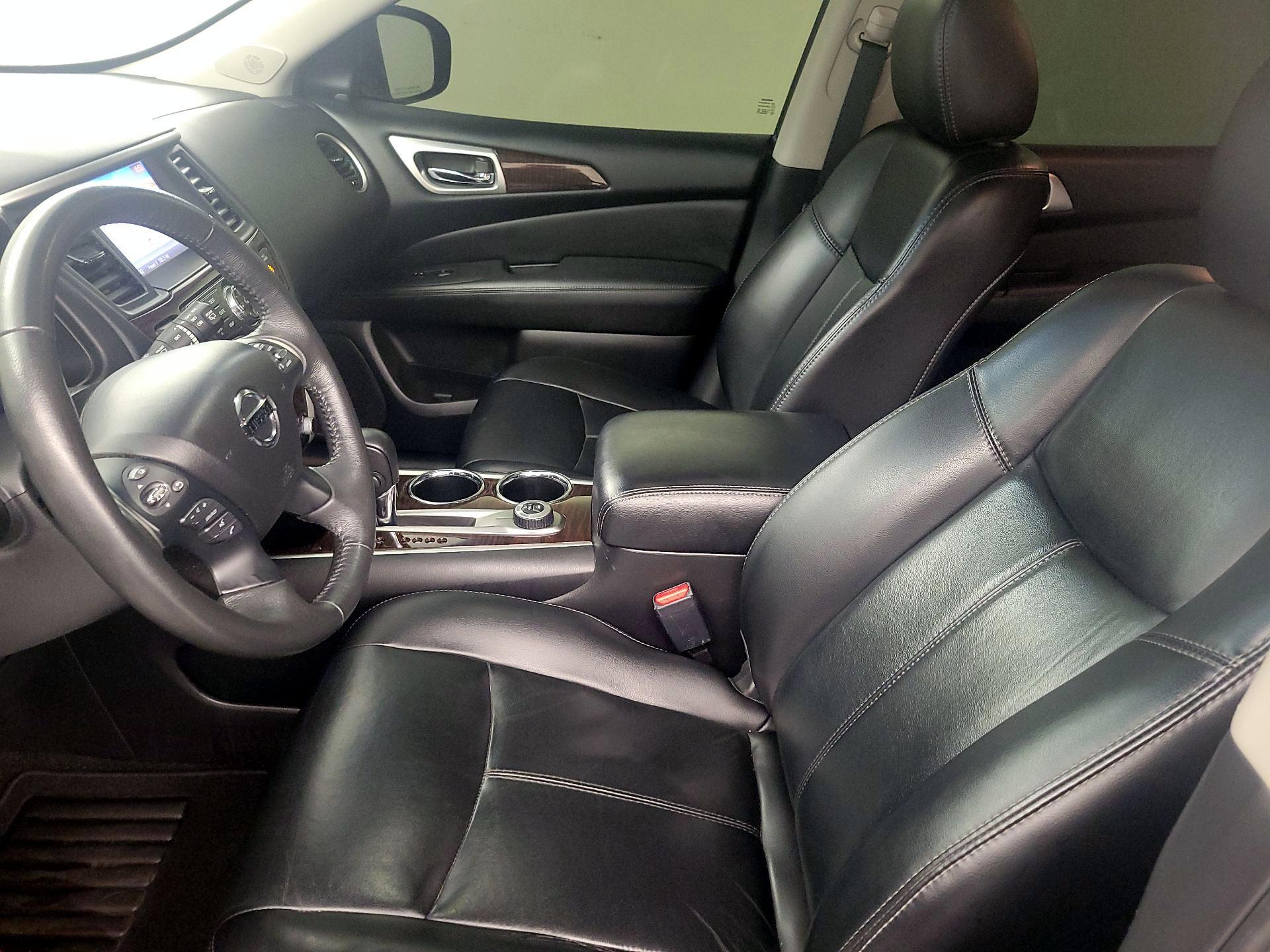 Thumbnail: 2015 Nissan Pathfinder - 11