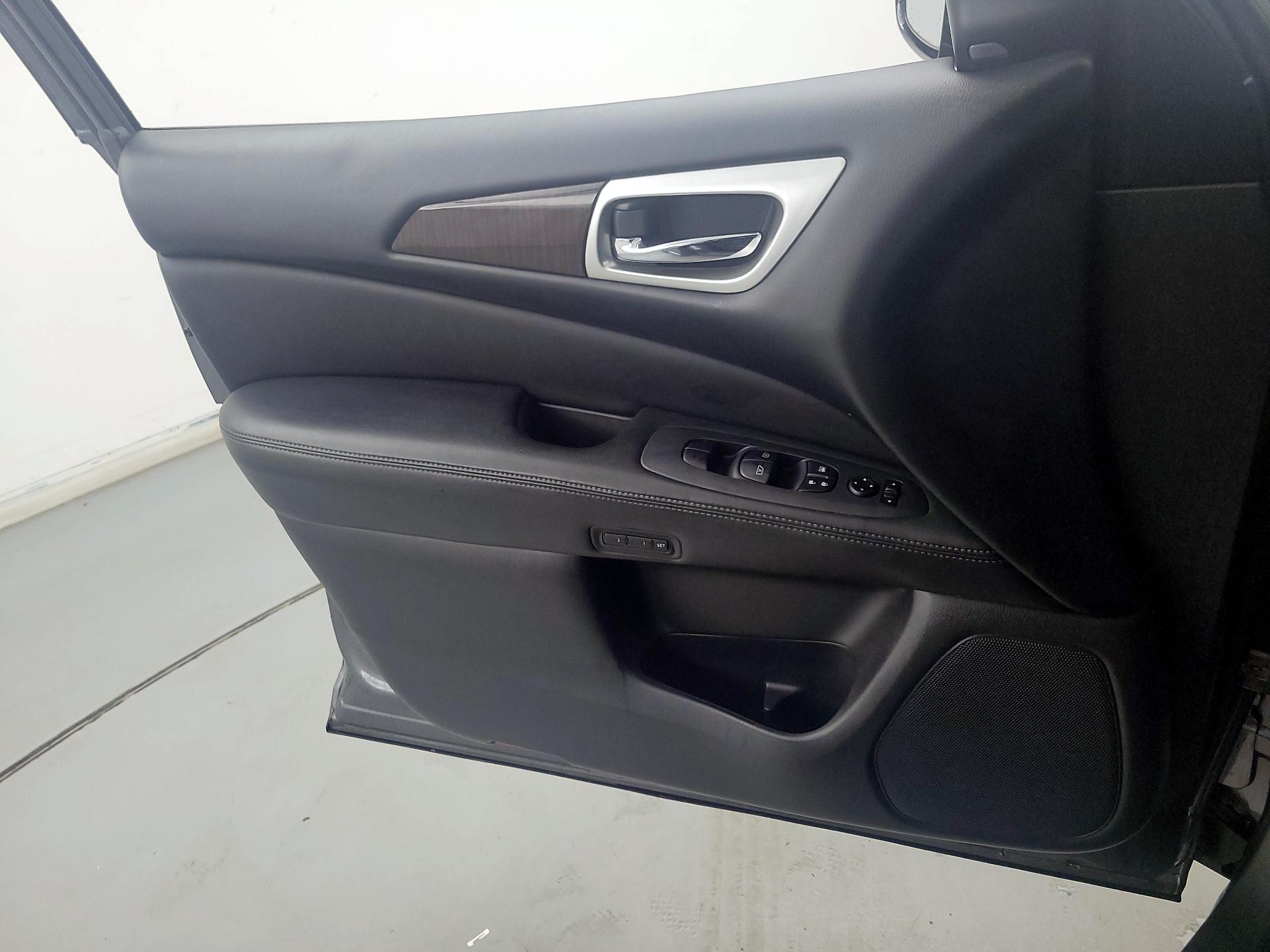 Thumbnail: 2015 Nissan Pathfinder - 12