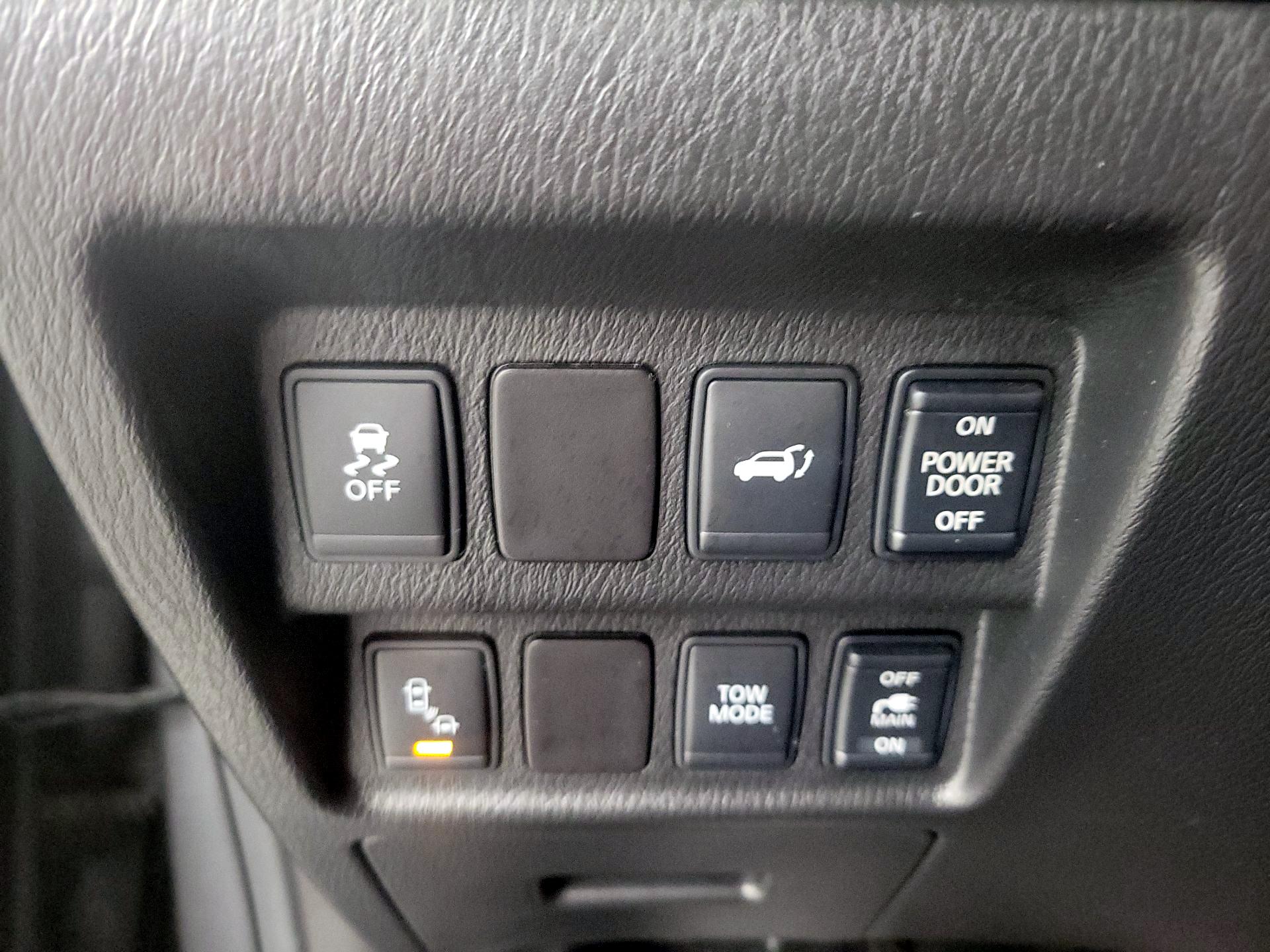 Thumbnail: 2015 Nissan Pathfinder - 13