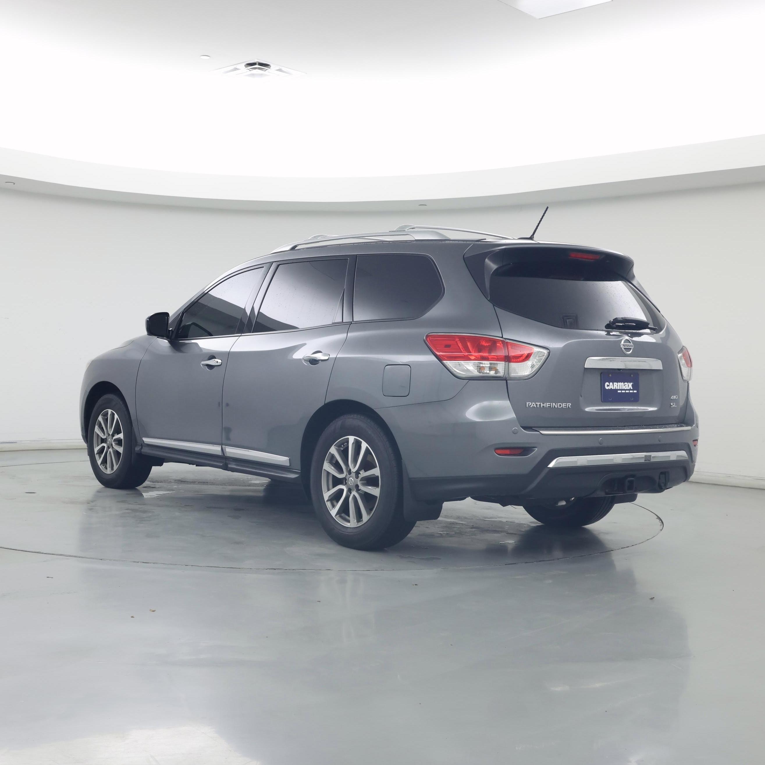 Thumbnail: 2015 Nissan Pathfinder - 2