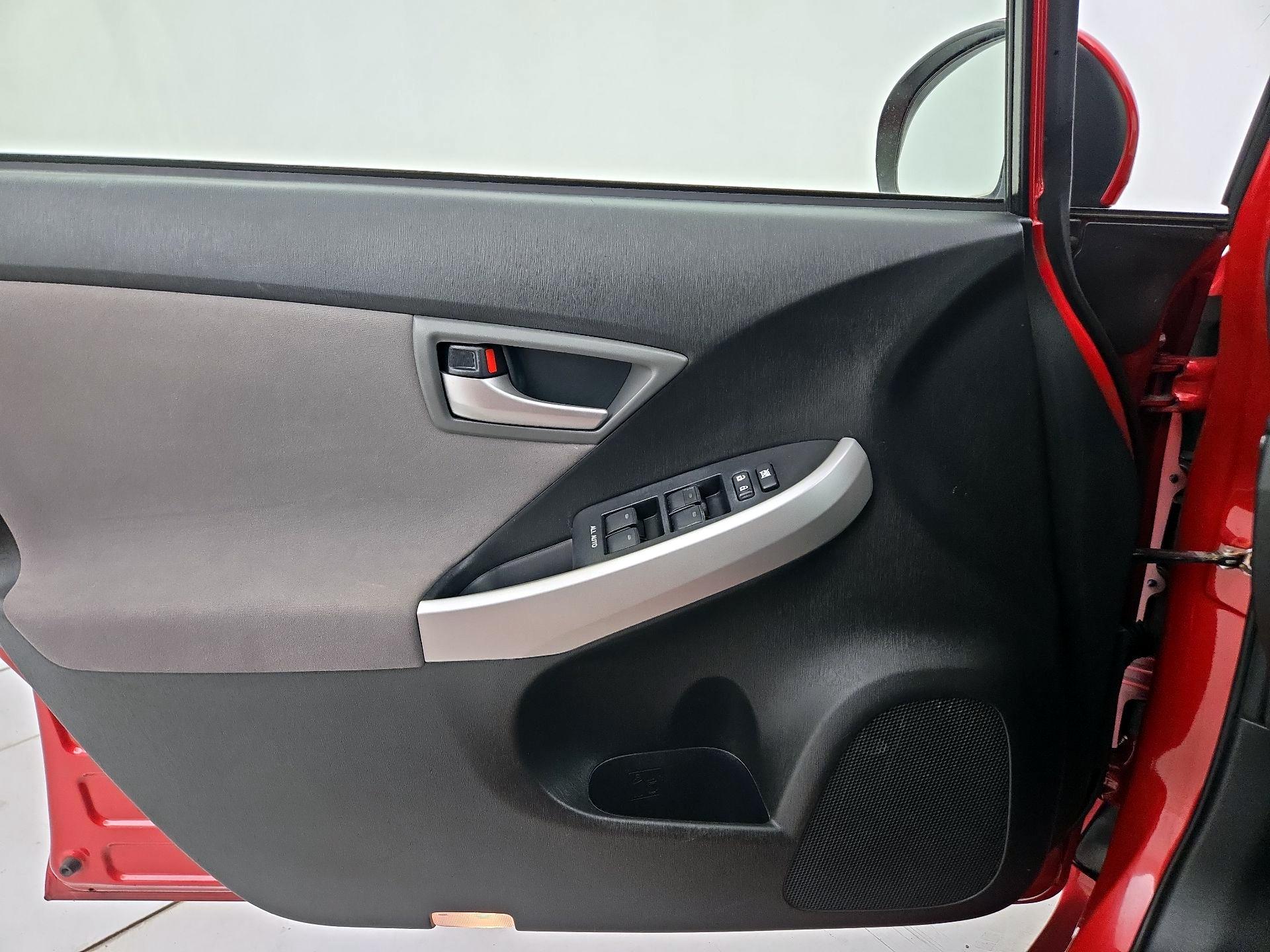 Thumbnail: 2014 Toyota Prius - 12