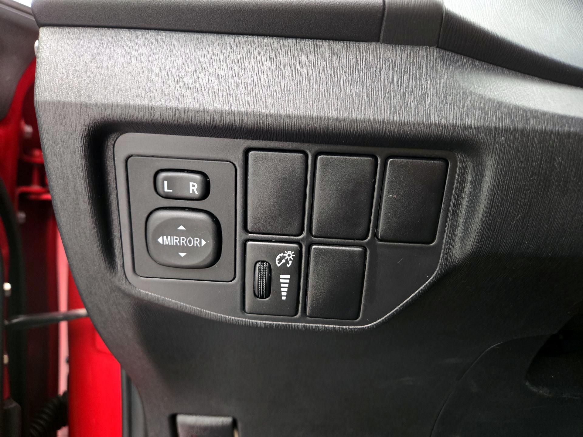 Thumbnail: 2014 Toyota Prius - 13