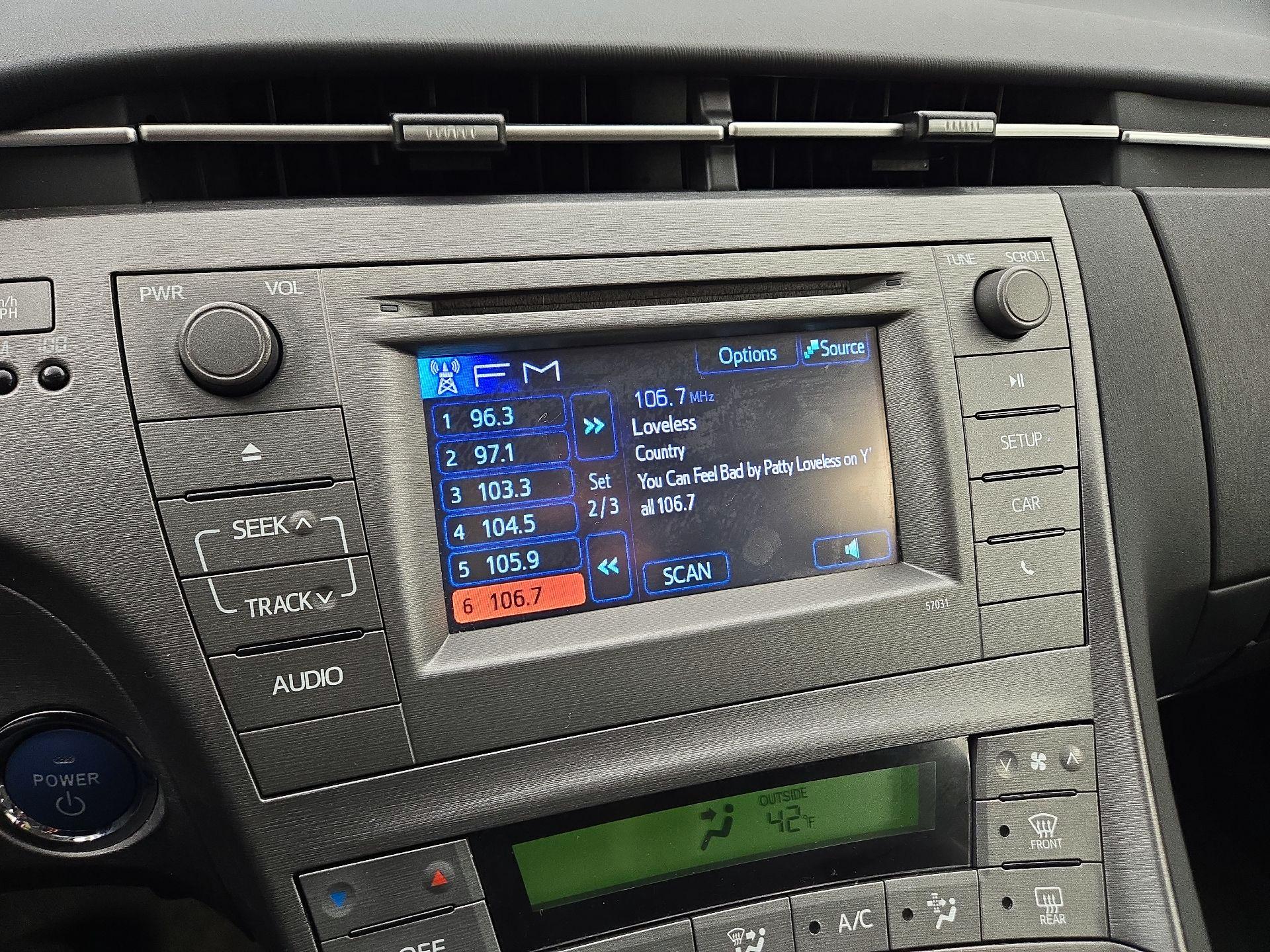 Thumbnail: 2014 Toyota Prius - 14