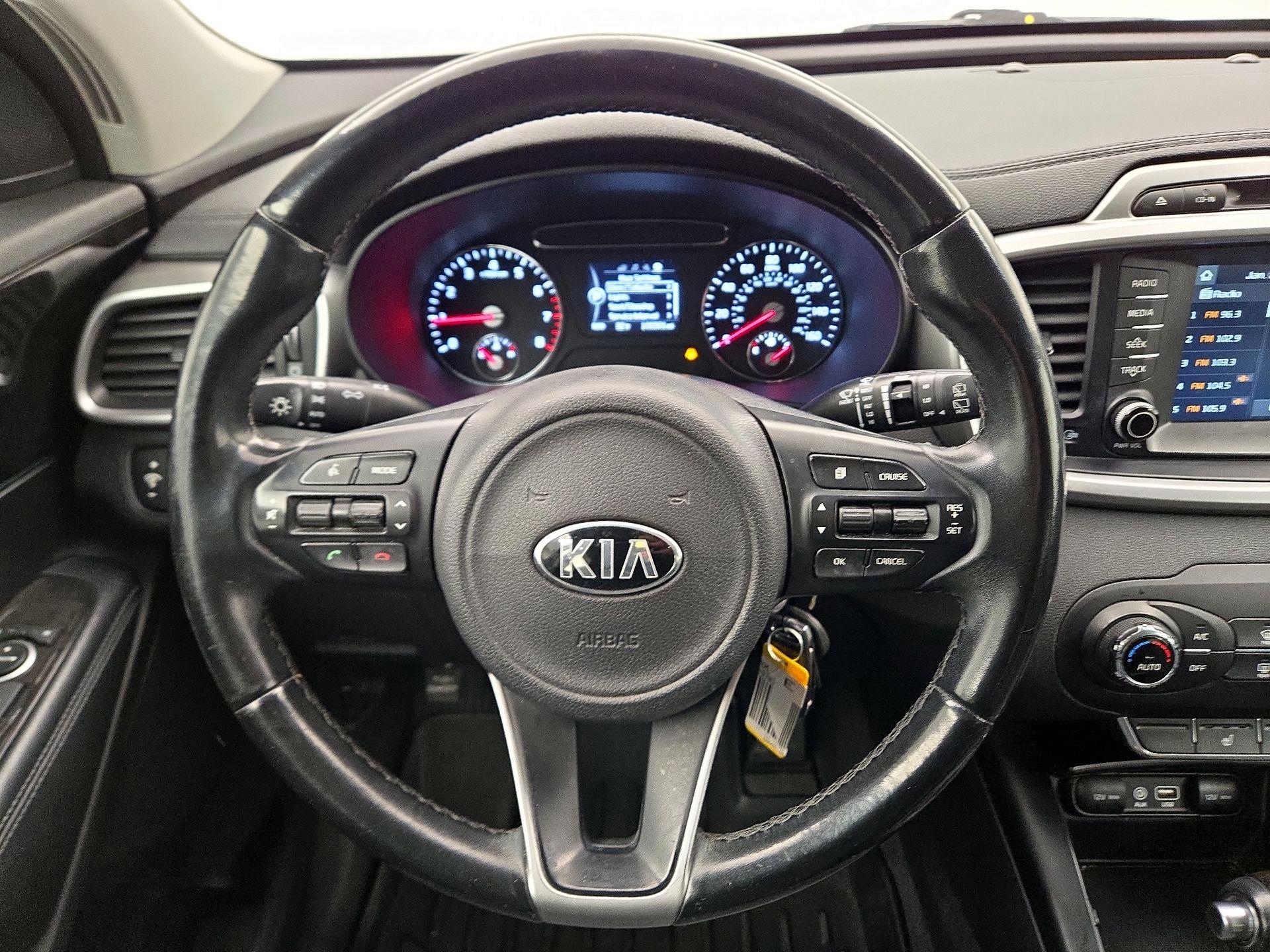 Thumbnail: 2017 Kia Sorento - 10