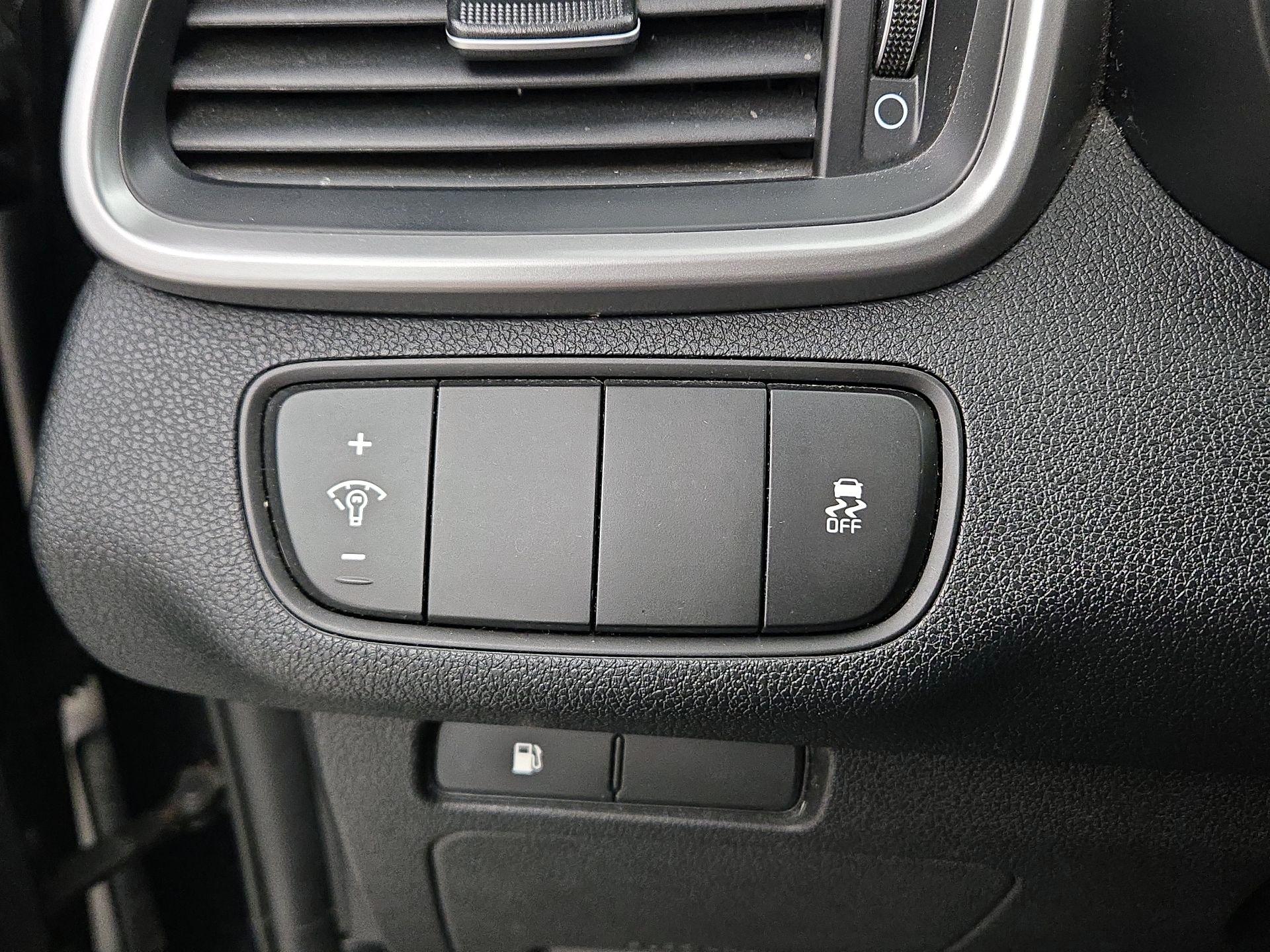 Thumbnail: 2017 Kia Sorento - 13