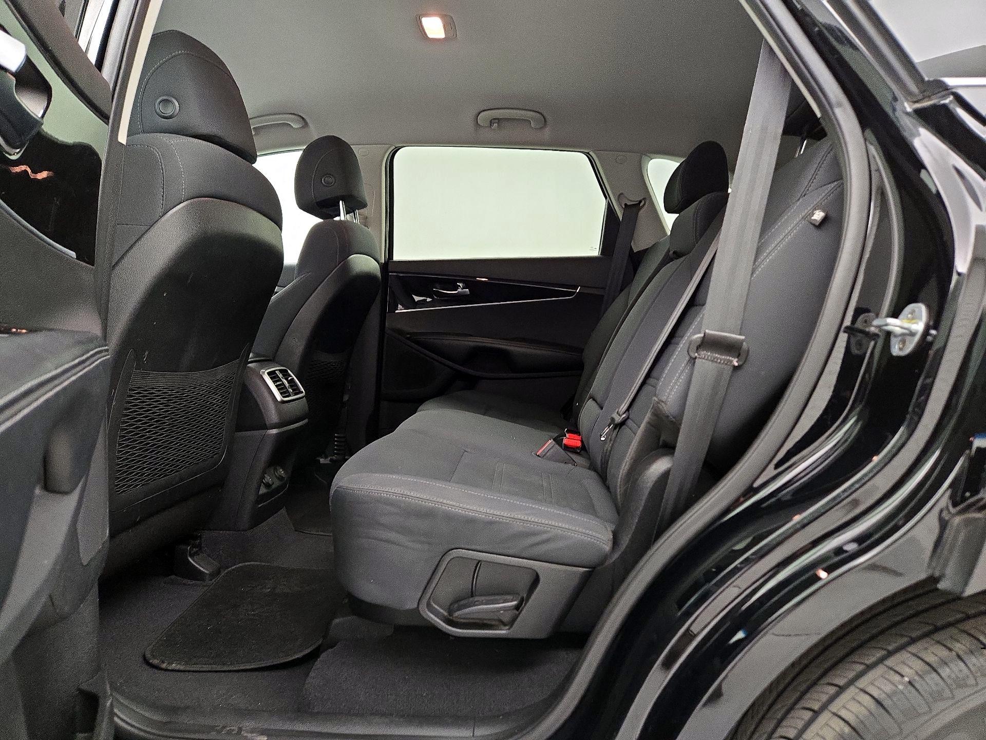 Thumbnail: 2017 Kia Sorento - 19