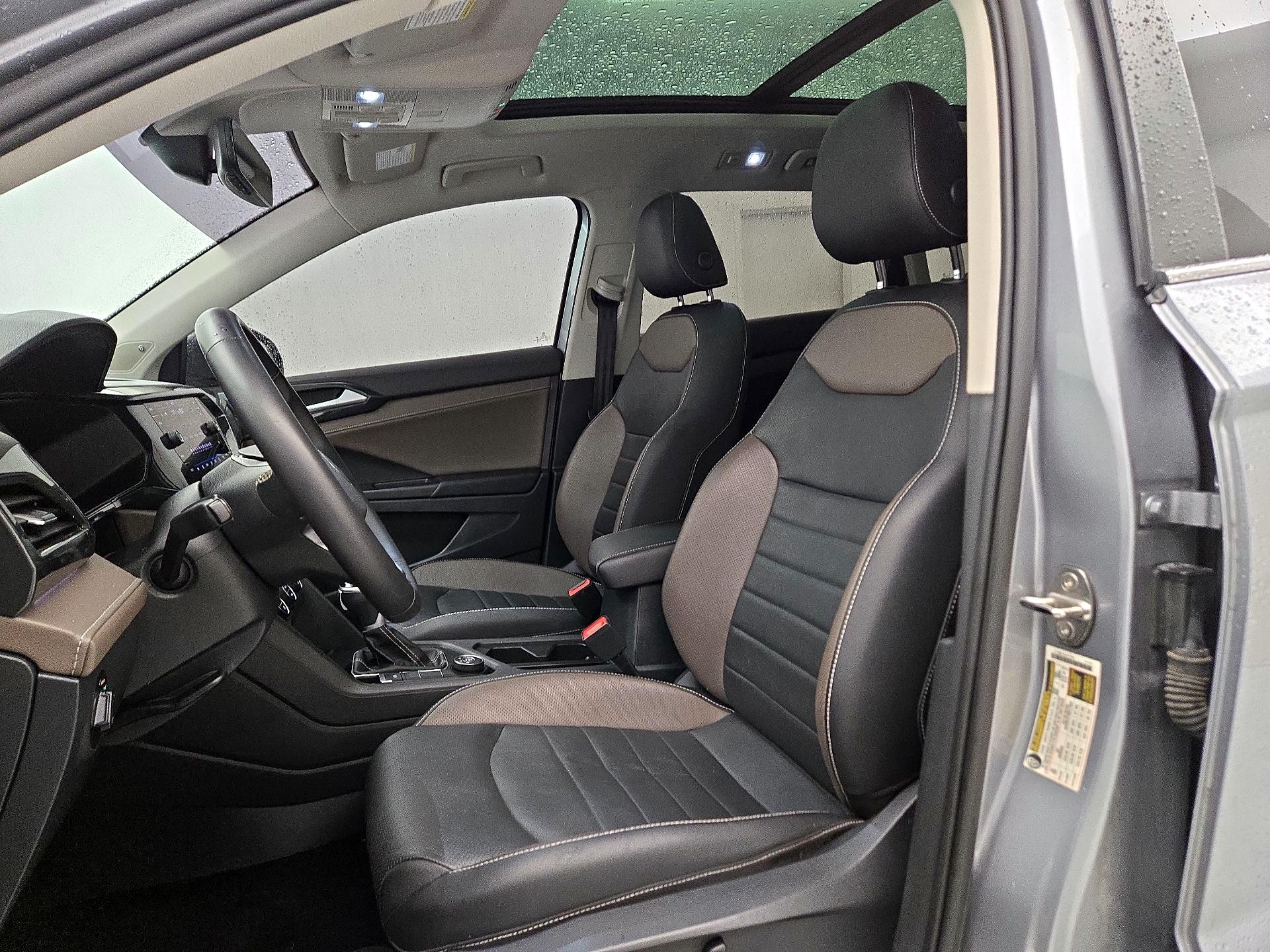 Thumbnail: 2022 Volkswagen Taos - 11