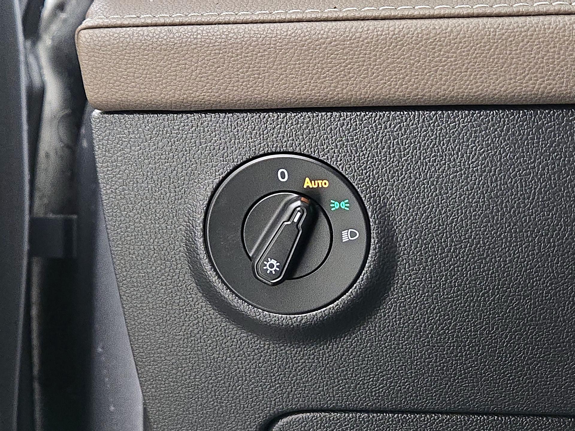 Thumbnail: 2022 Volkswagen Taos - 13