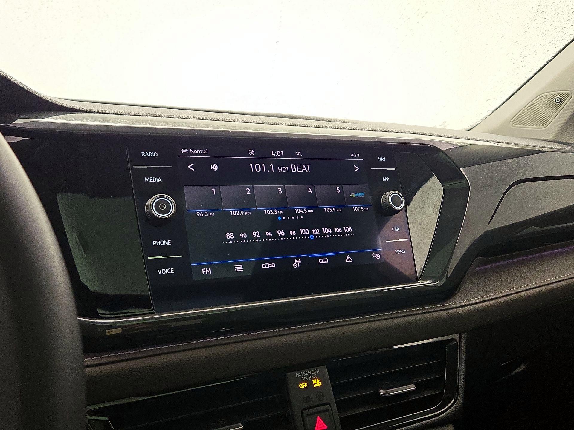 Thumbnail: 2022 Volkswagen Taos - 15