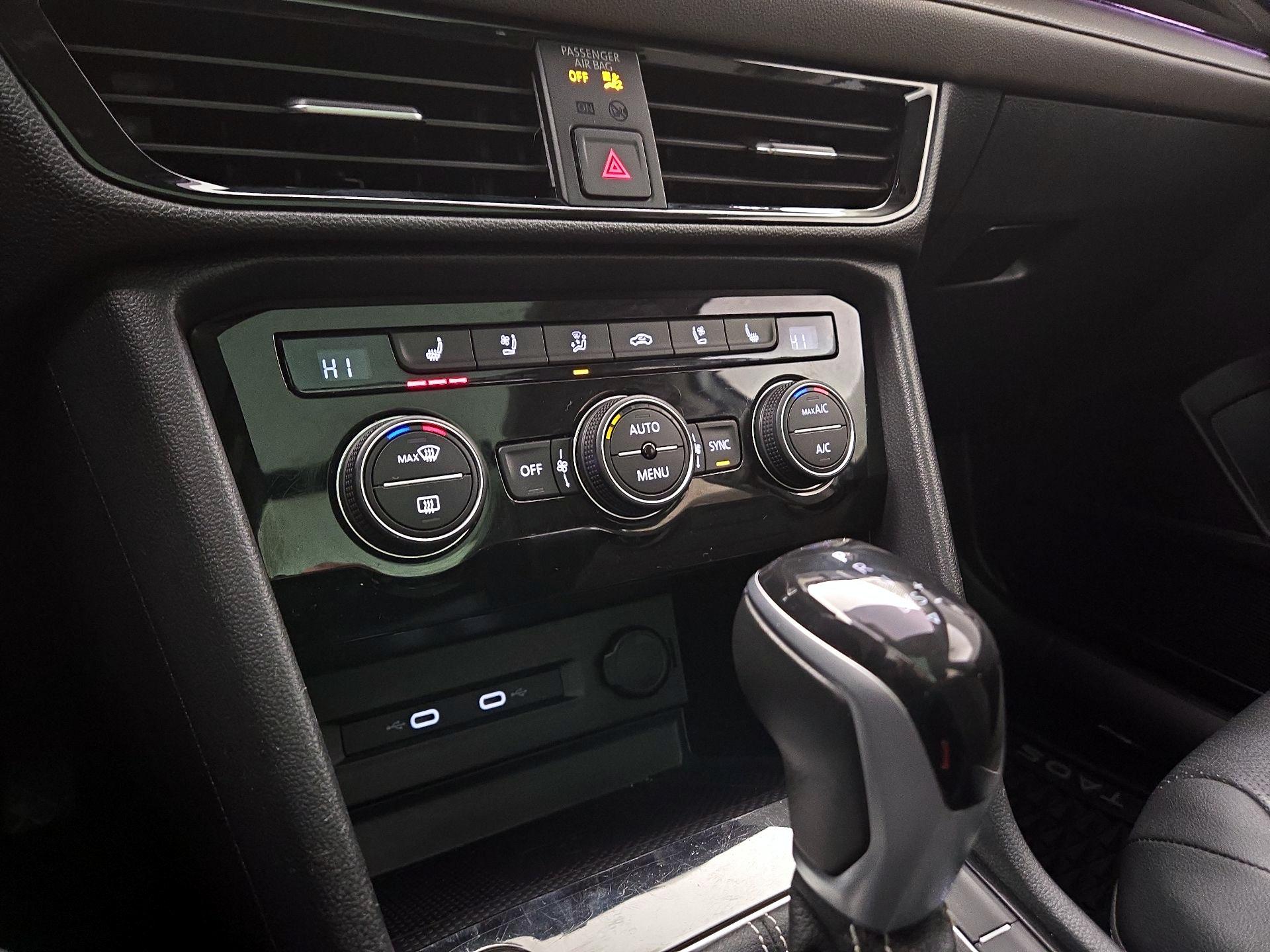 Thumbnail: 2022 Volkswagen Taos - 16