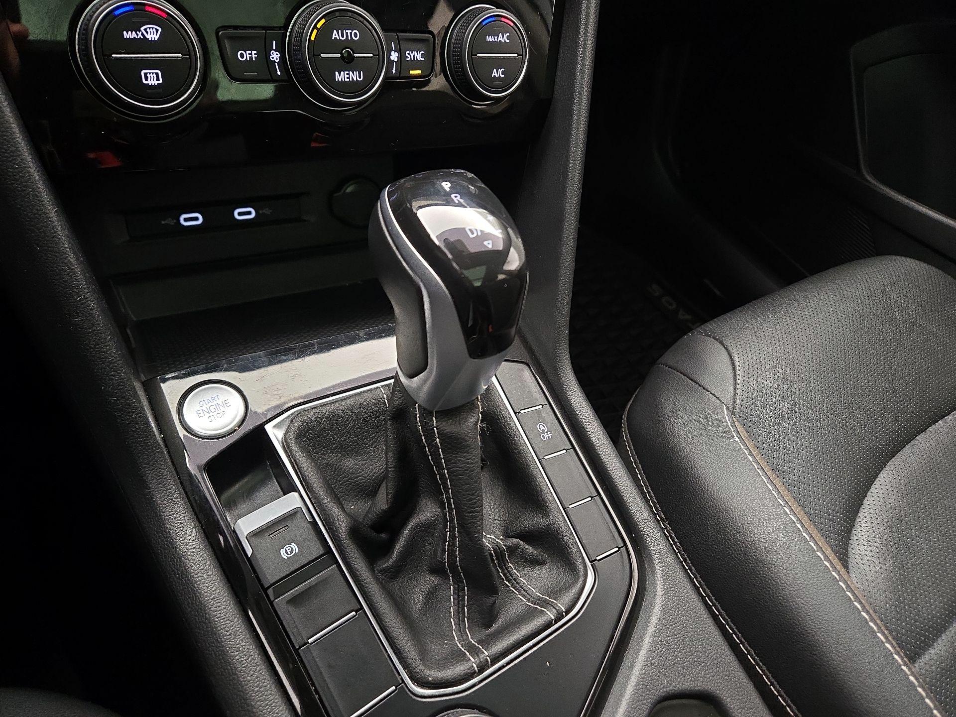 Thumbnail: 2022 Volkswagen Taos - 17