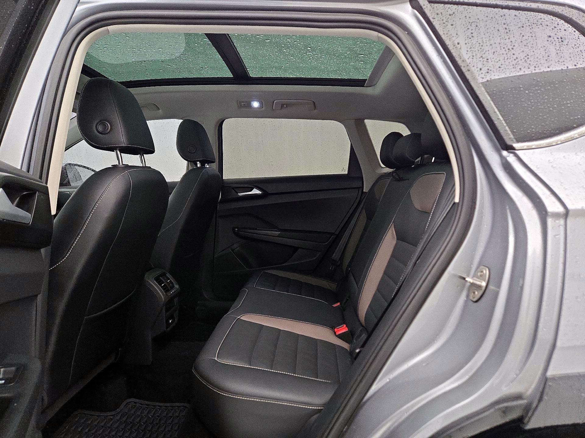 Thumbnail: 2022 Volkswagen Taos - 20