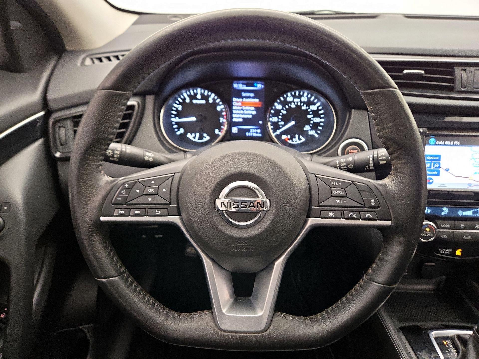 Thumbnail: 2017 Nissan Rogue Sport - 10