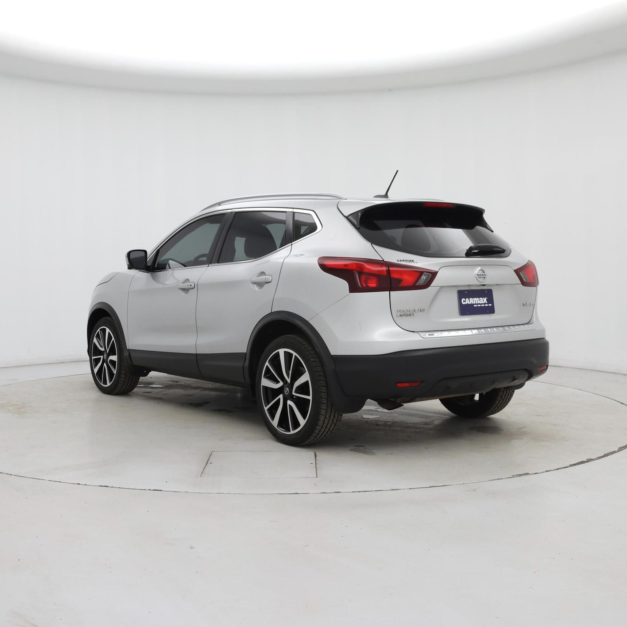 Thumbnail: 2017 Nissan Rogue Sport - 2