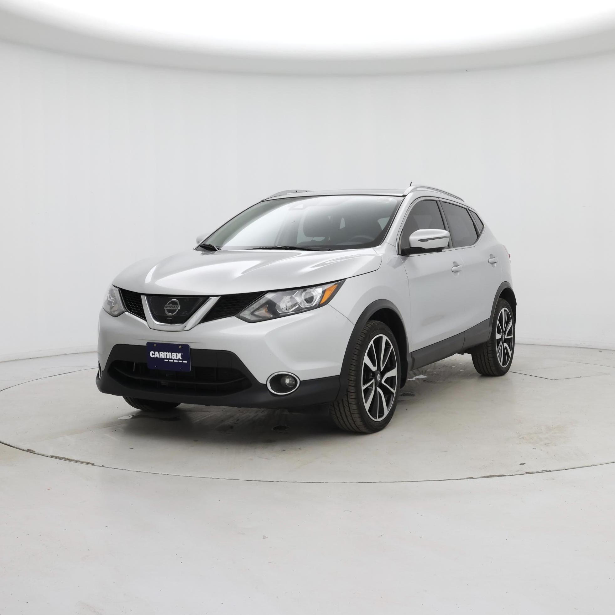 Thumbnail: 2017 Nissan Rogue Sport - 4