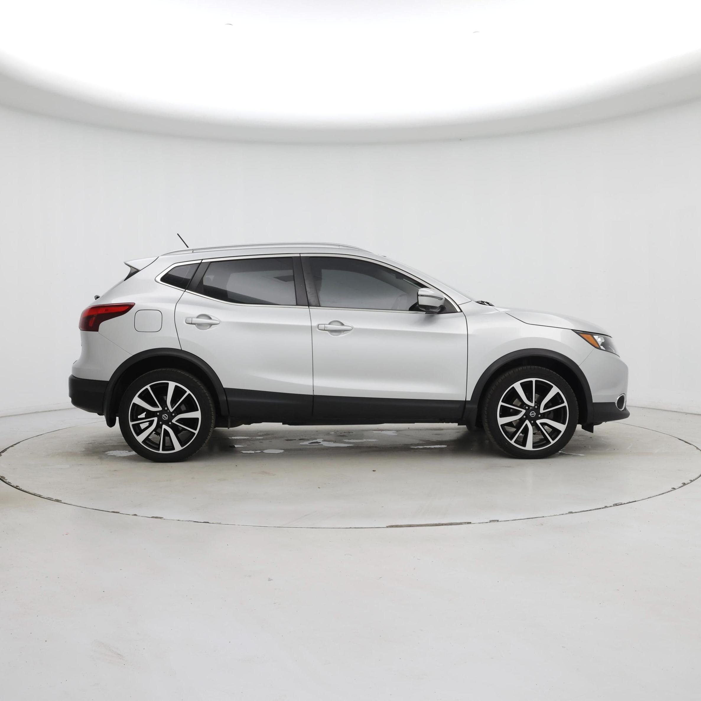 Thumbnail: 2017 Nissan Rogue Sport - 7