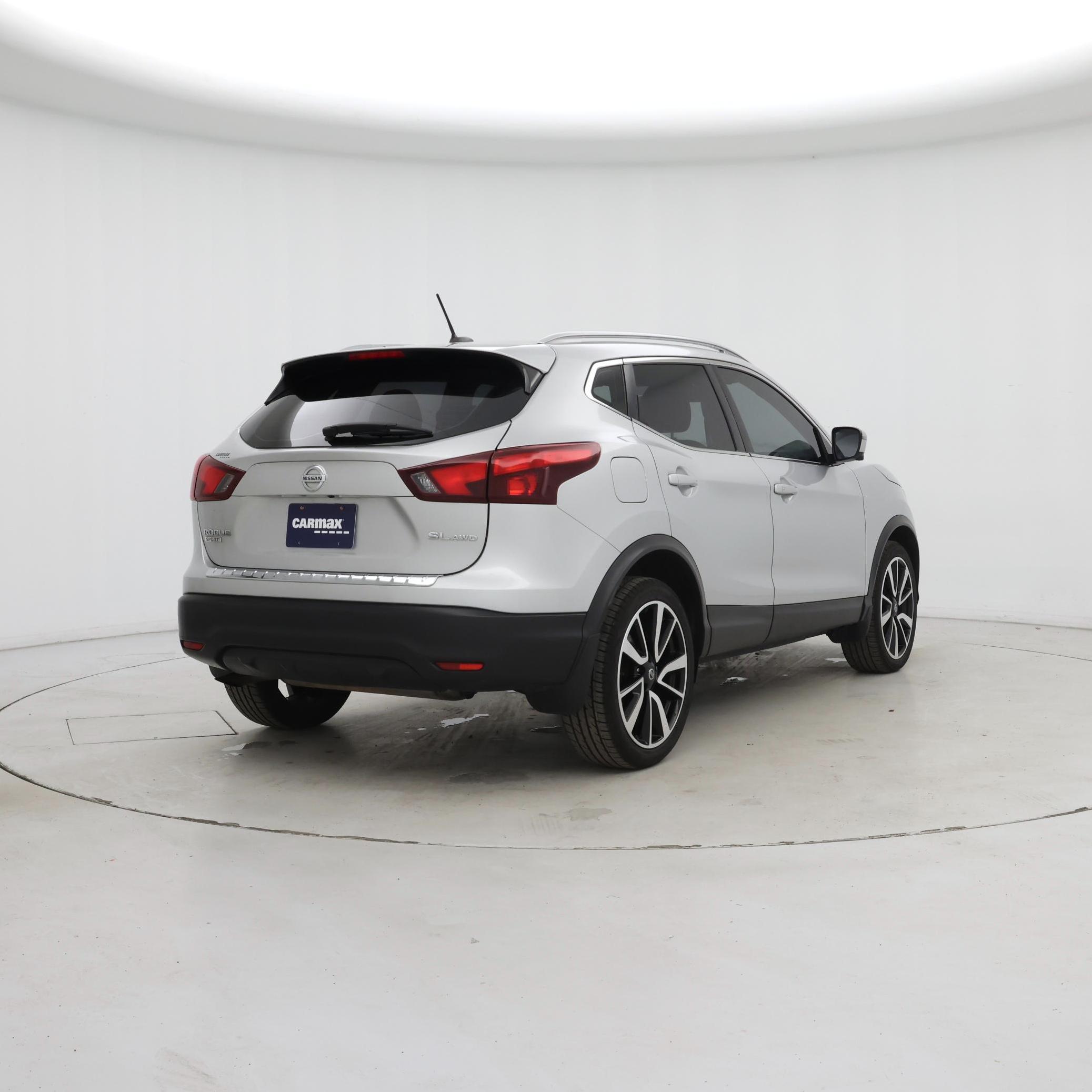 Thumbnail: 2017 Nissan Rogue Sport - 8