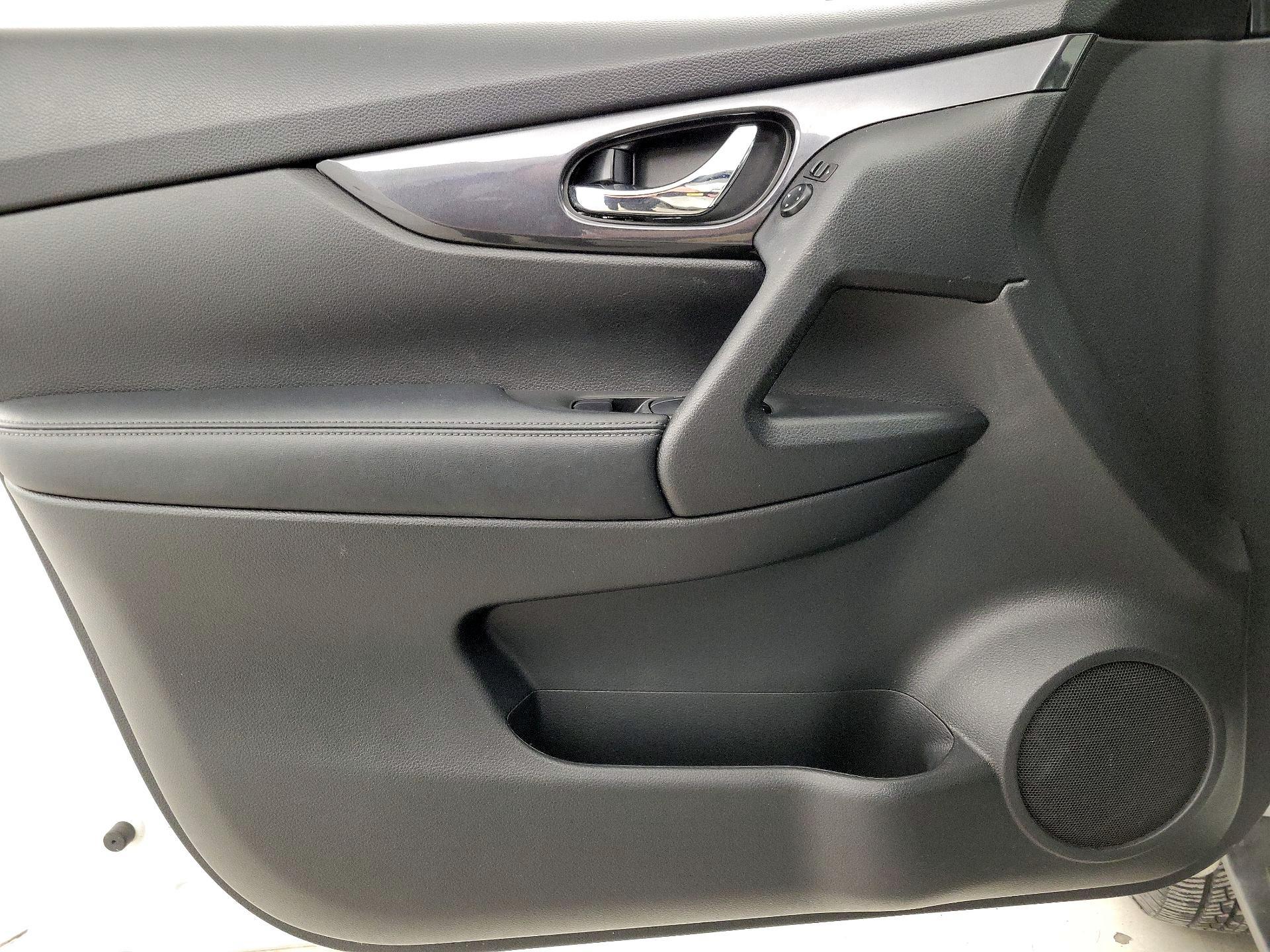 Thumbnail: 2020 Nissan Rogue - 12