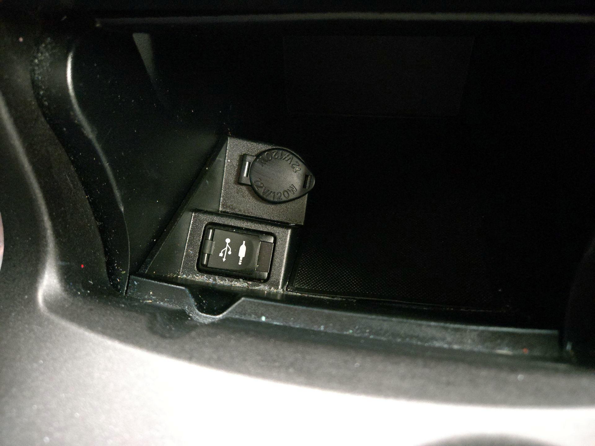 Thumbnail: 2016 Toyota Camry - 18