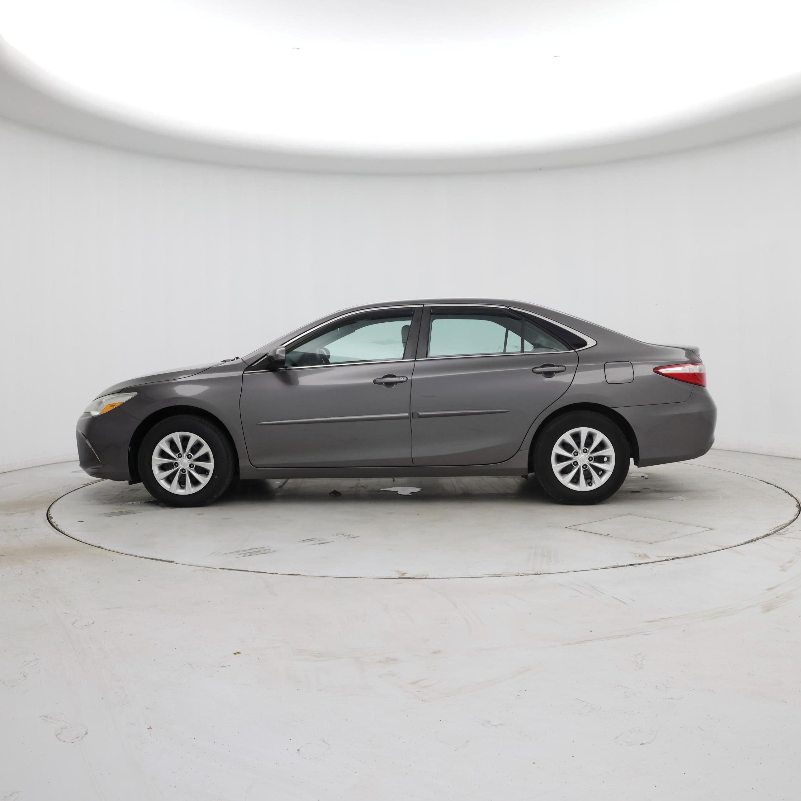 Thumbnail: 2016 Toyota Camry - 3