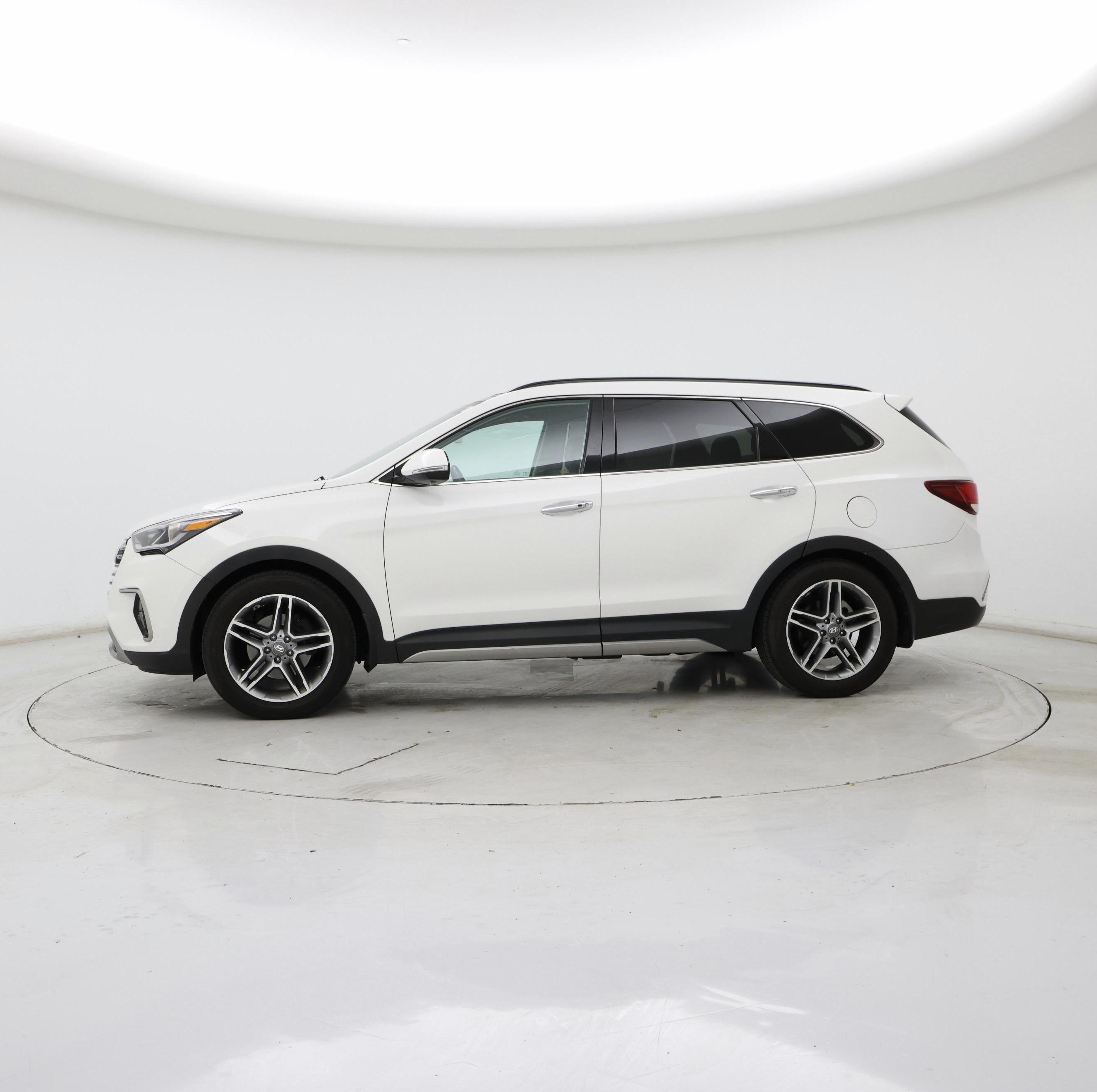 Thumbnail: 2017 Hyundai Santa Fe - 3