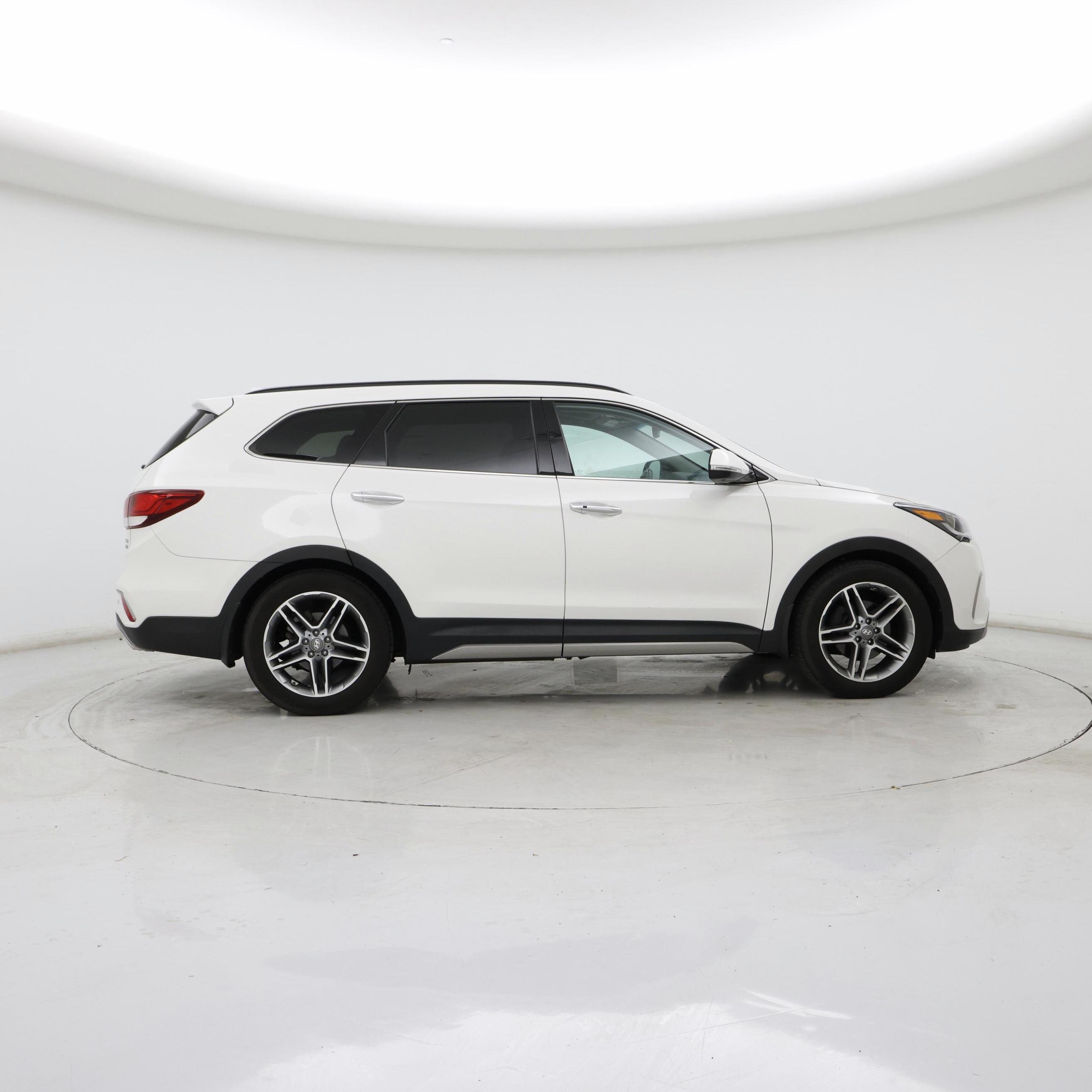 Thumbnail: 2017 Hyundai Santa Fe - 7