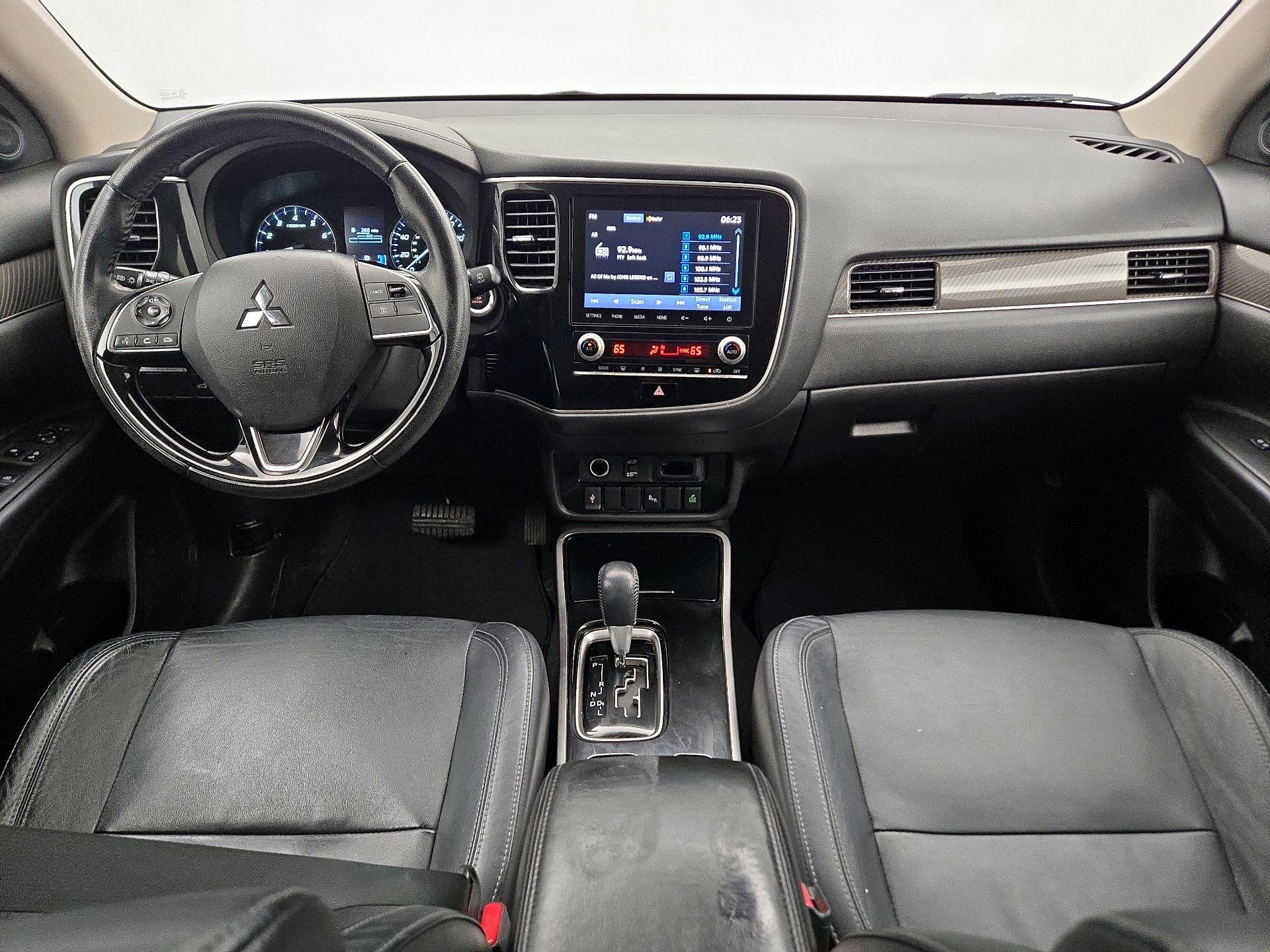 Thumbnail: 2020 Mitsubishi Outlander - 9