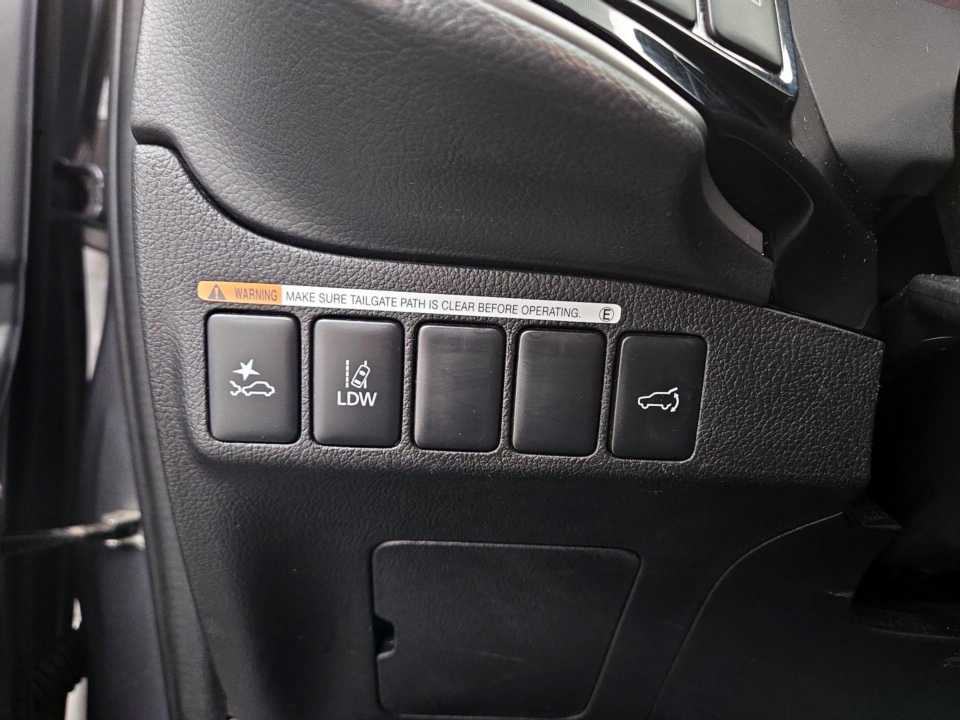 Thumbnail: 2020 Mitsubishi Outlander - 13