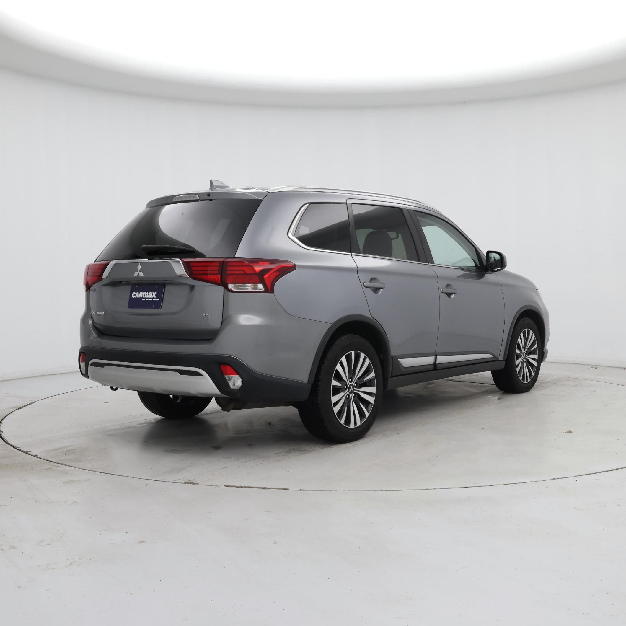 Thumbnail: 2020 Mitsubishi Outlander - 8