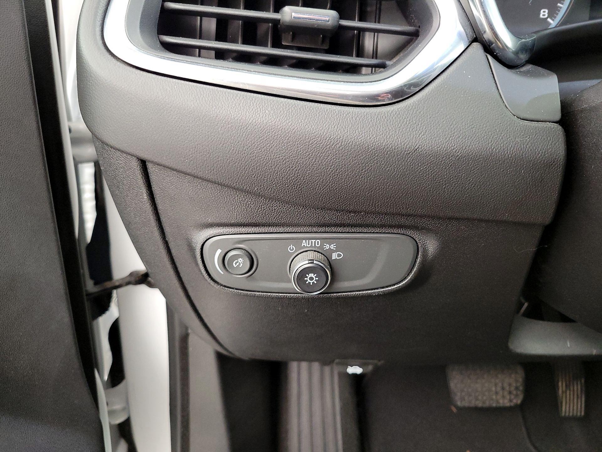 Thumbnail: 2018 Chevrolet Equinox - 13