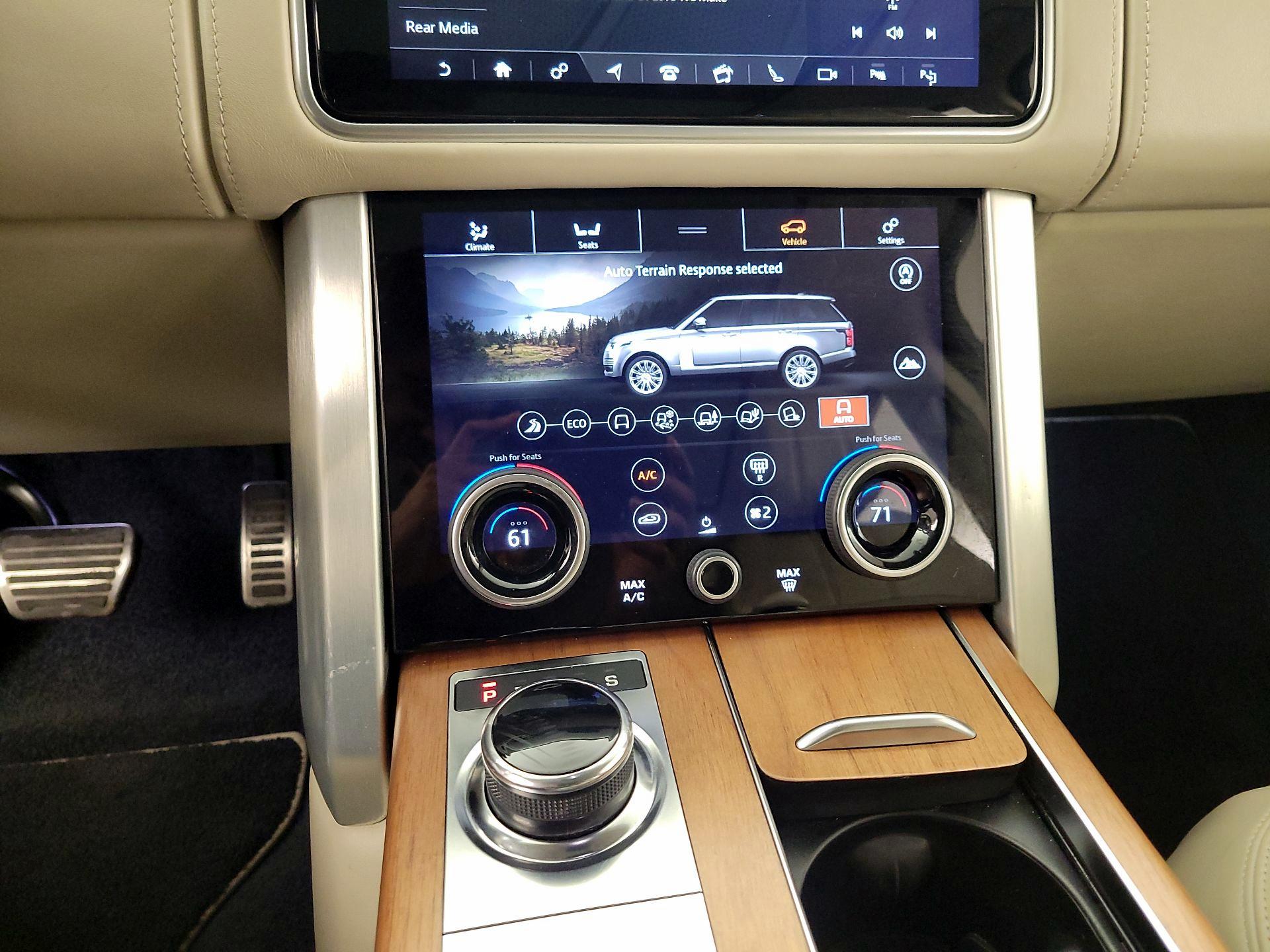 Thumbnail: 2018 Land Rover Range Rover - 17