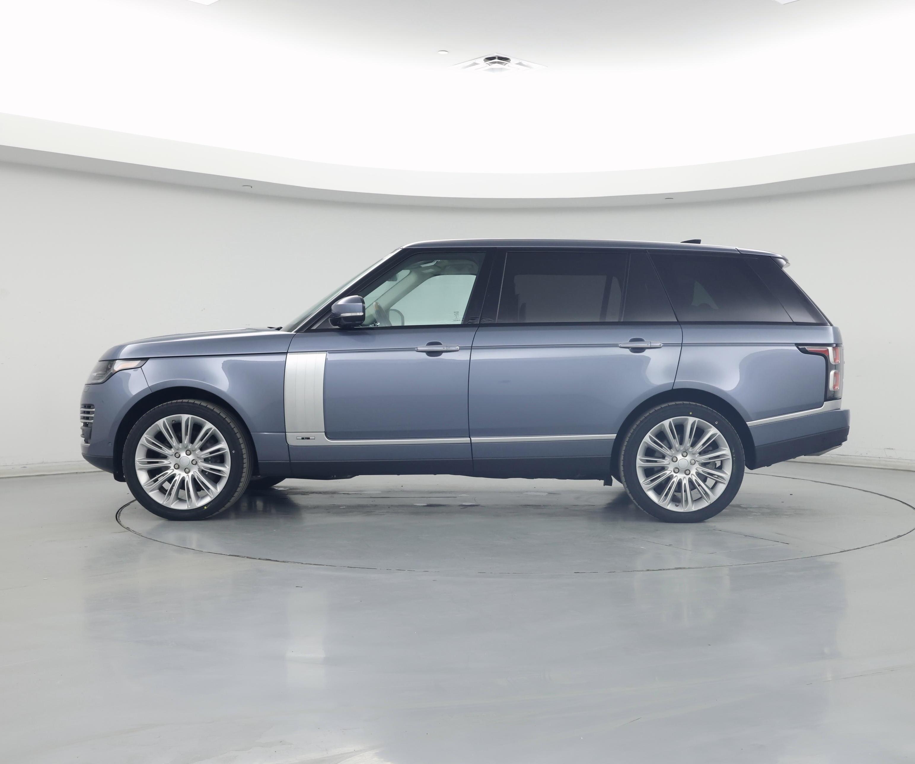 Thumbnail: 2018 Land Rover Range Rover - 3