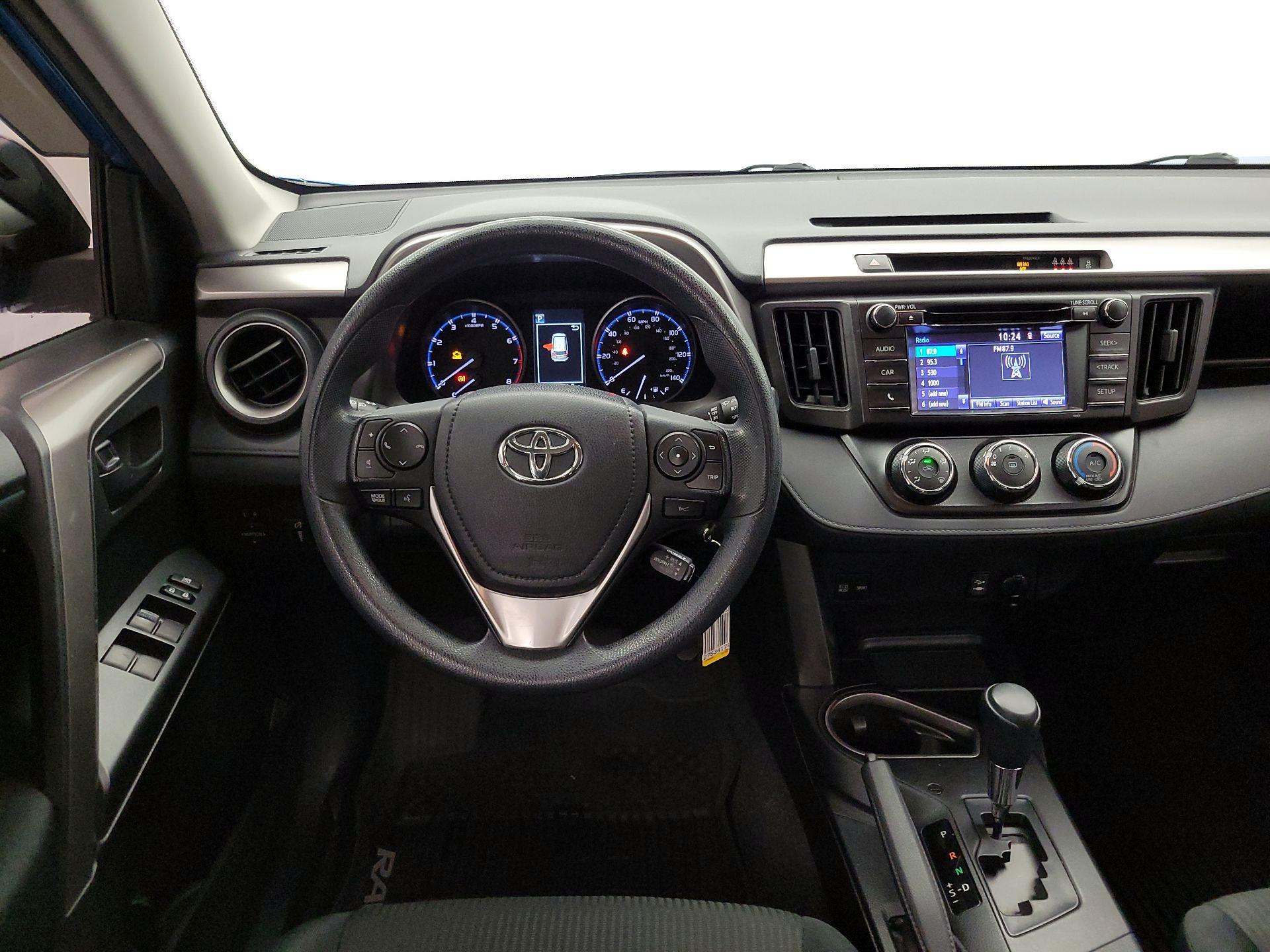 Thumbnail: 2018 Toyota RAV4 - 10
