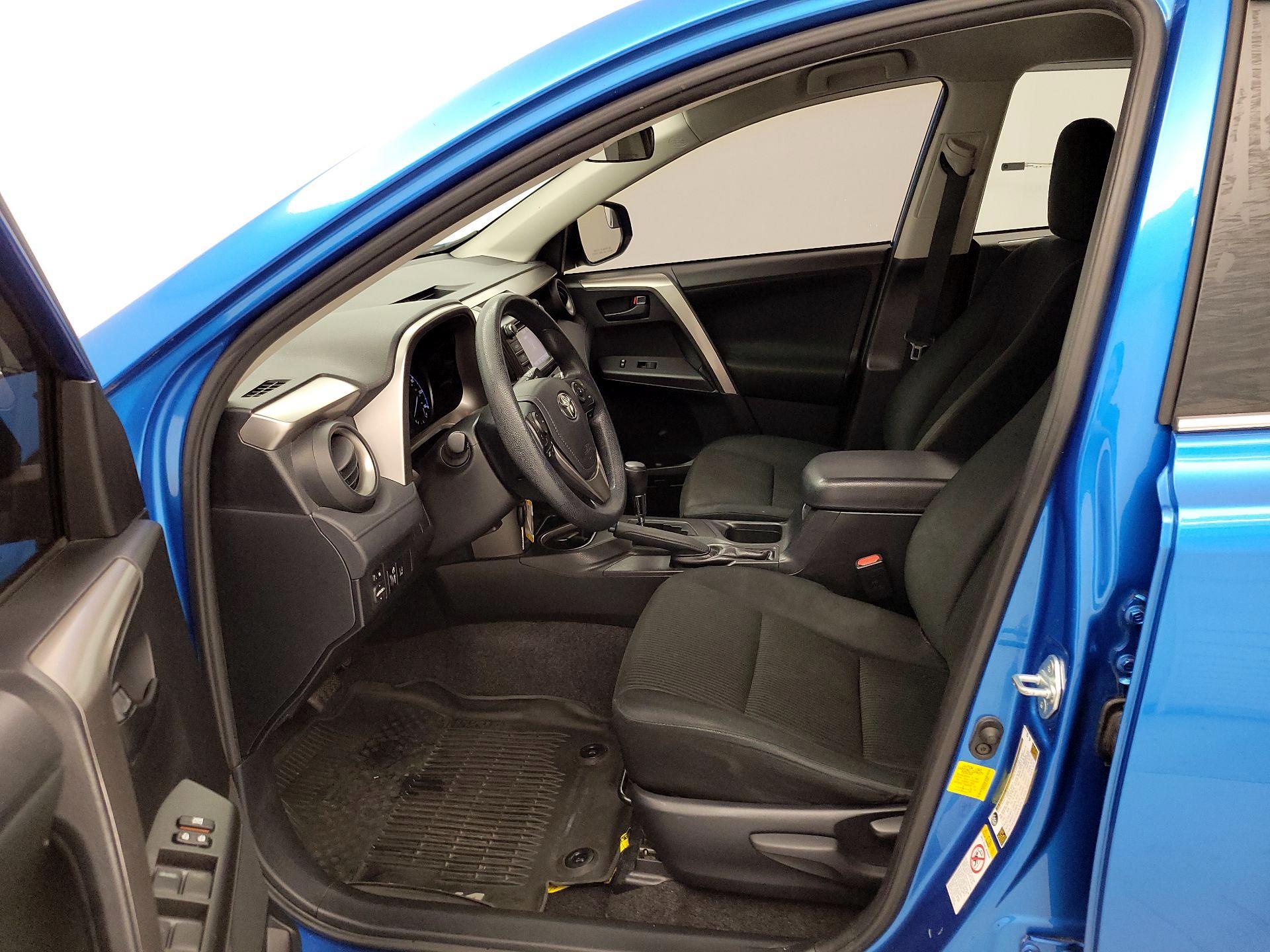 Thumbnail: 2018 Toyota RAV4 - 11