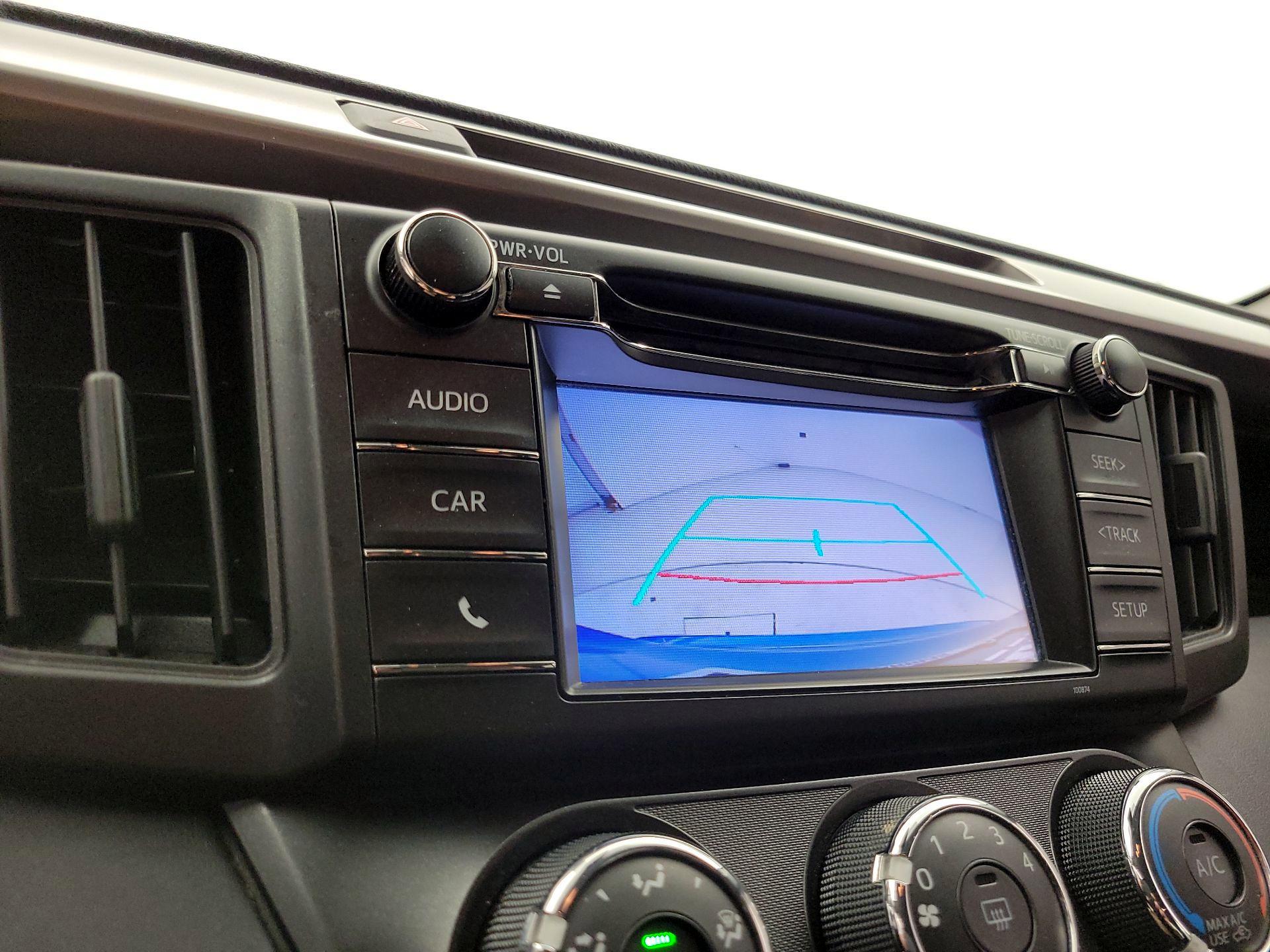 Thumbnail: 2018 Toyota RAV4 - 14