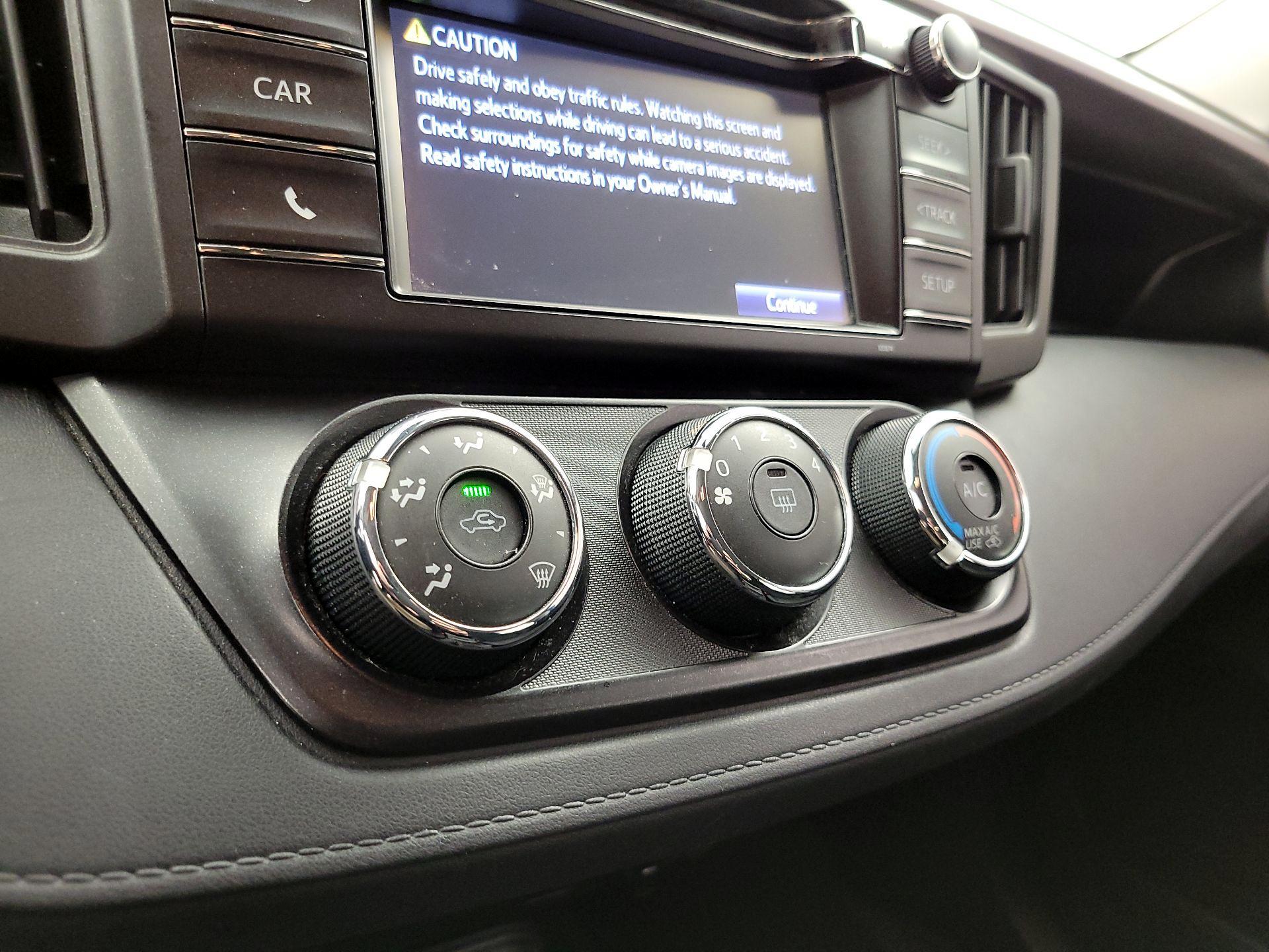 Thumbnail: 2018 Toyota RAV4 - 16