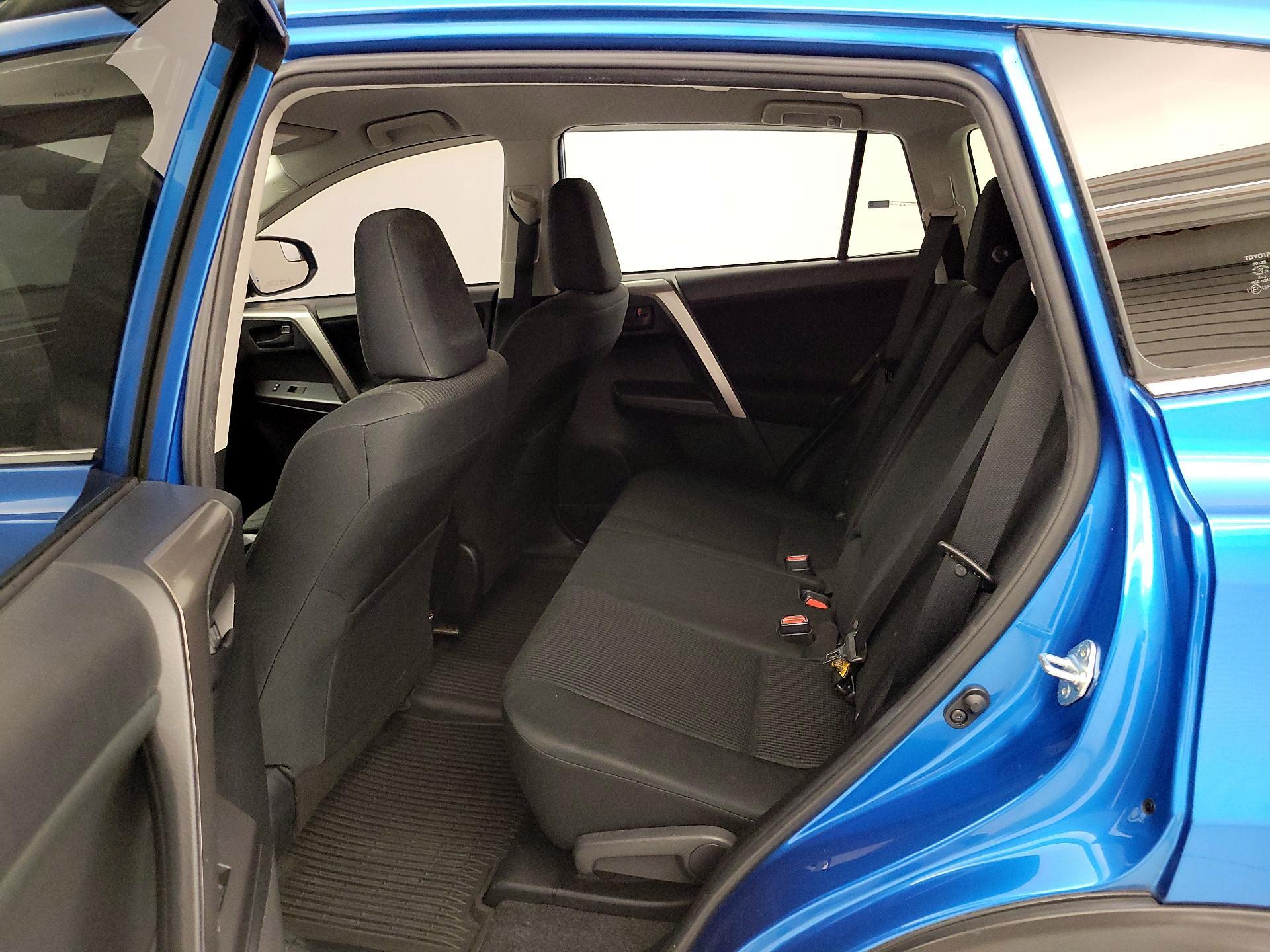 Thumbnail: 2018 Toyota RAV4 - 19