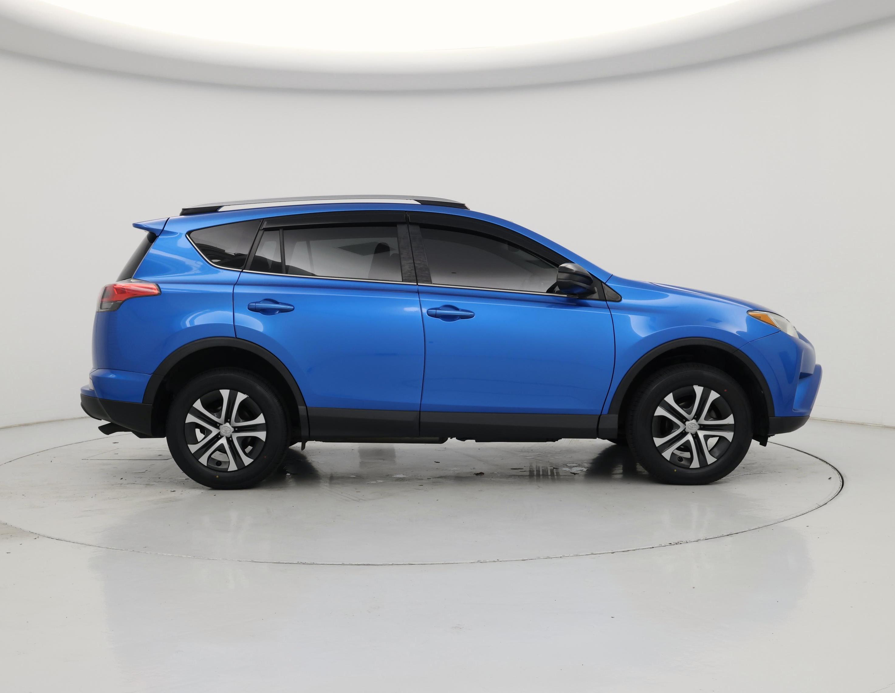 Thumbnail: 2018 Toyota RAV4 - 7