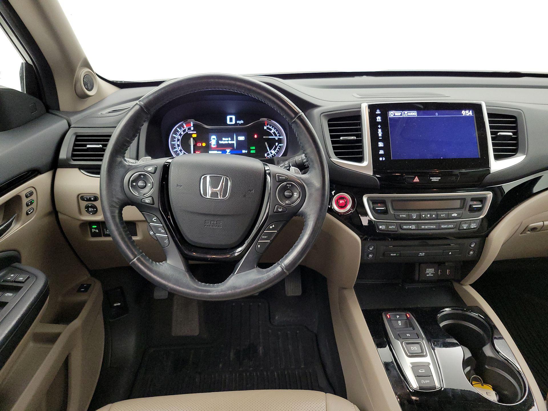 Thumbnail: 2018 Honda Pilot - 10