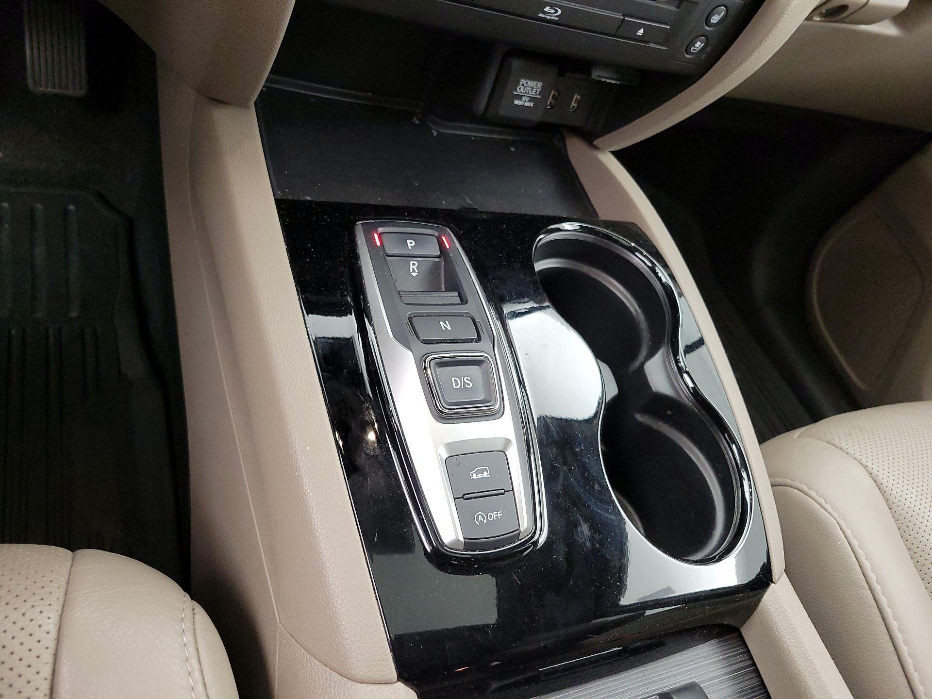 Thumbnail: 2018 Honda Pilot - 18