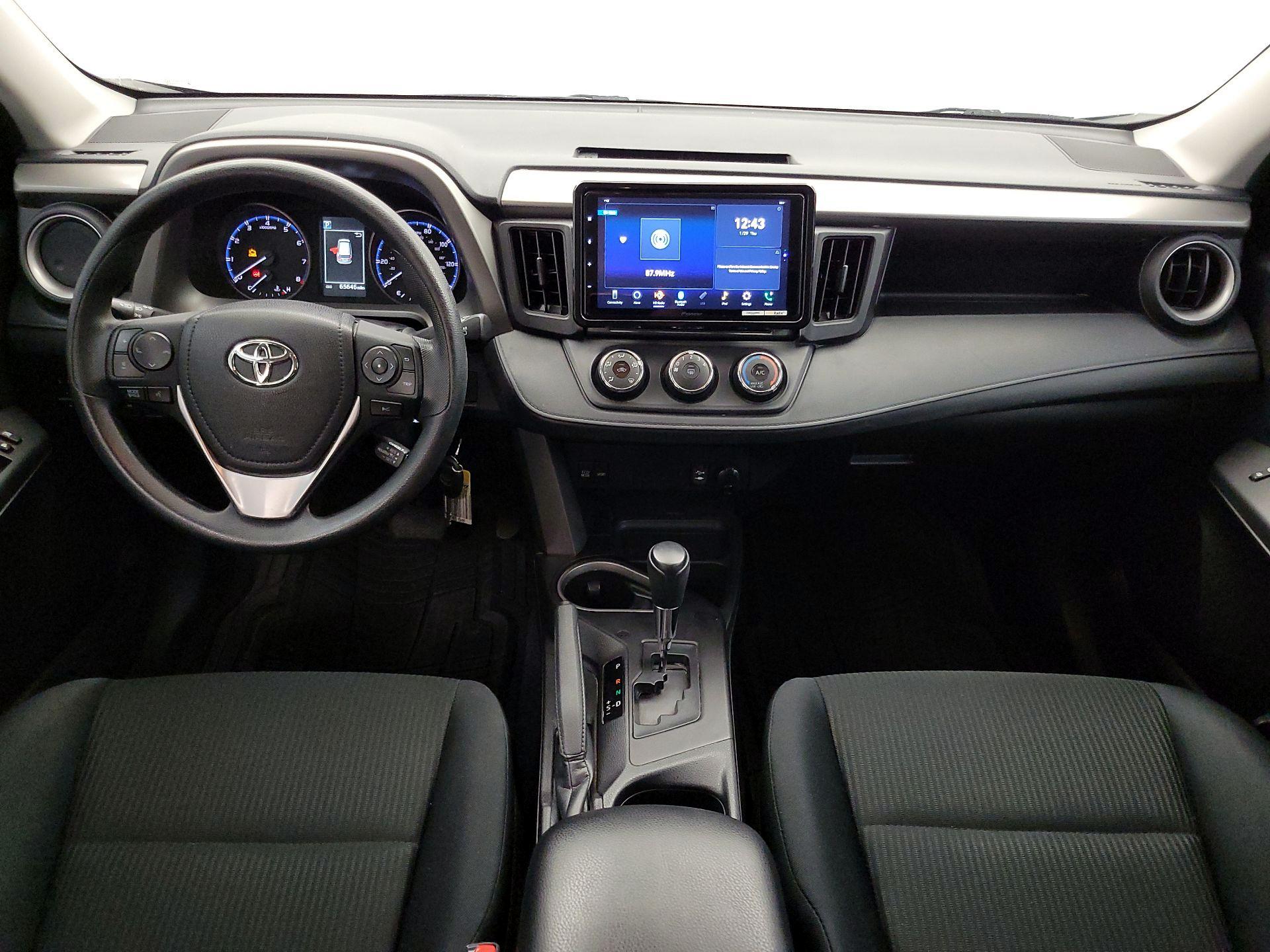 Thumbnail: 2017 Toyota RAV4 - 9