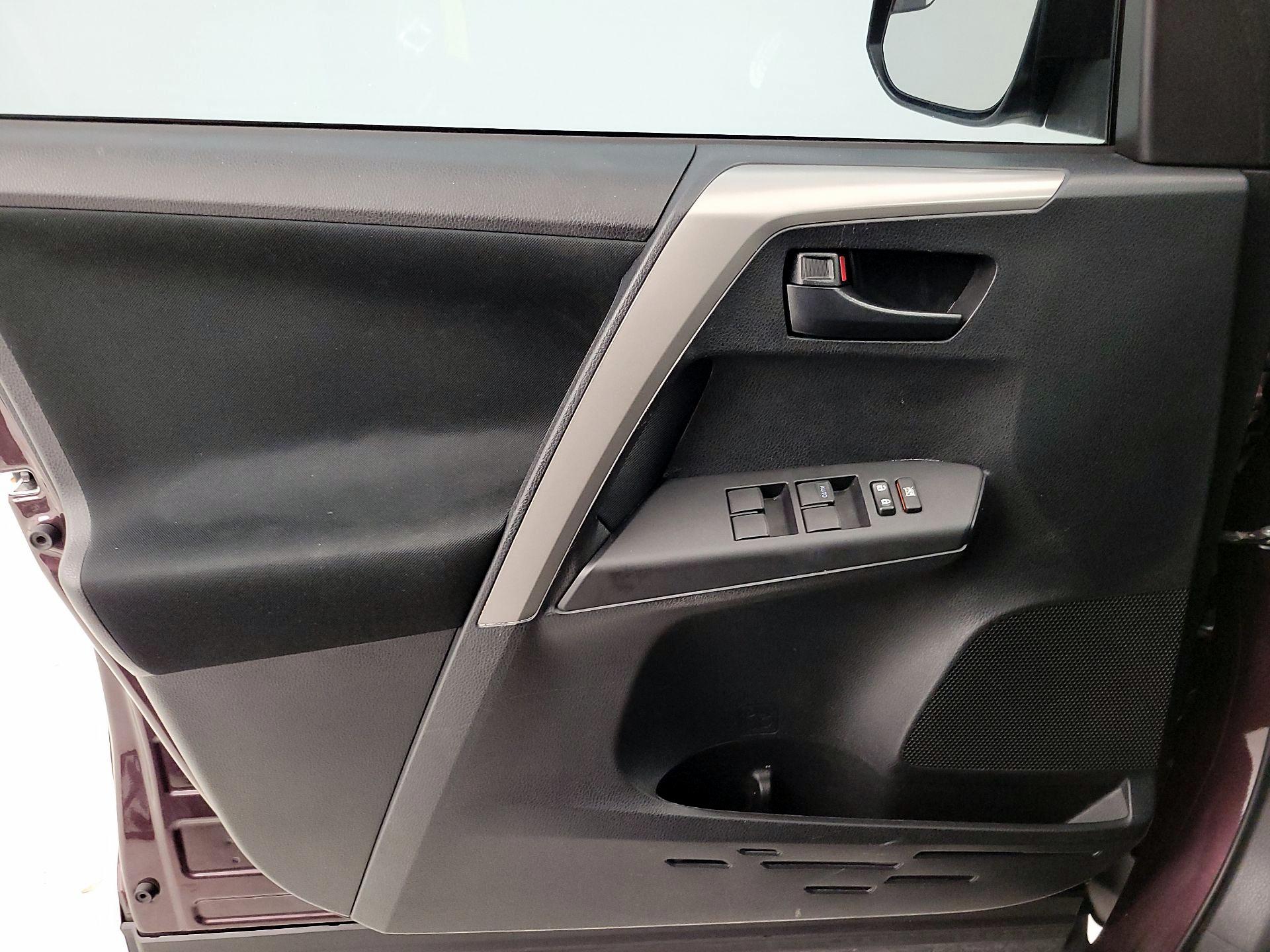 Thumbnail: 2017 Toyota RAV4 - 12