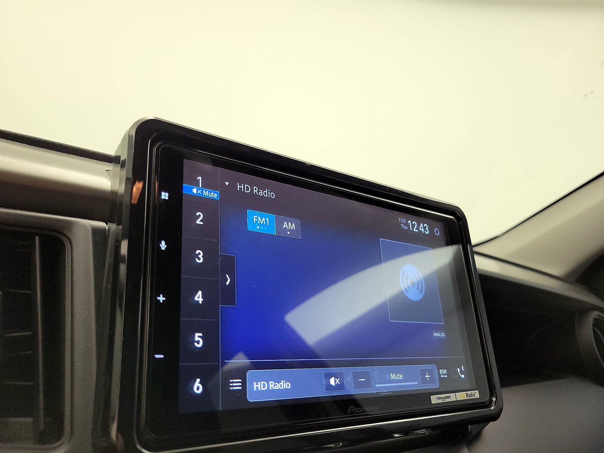 Thumbnail: 2017 Toyota RAV4 - 15