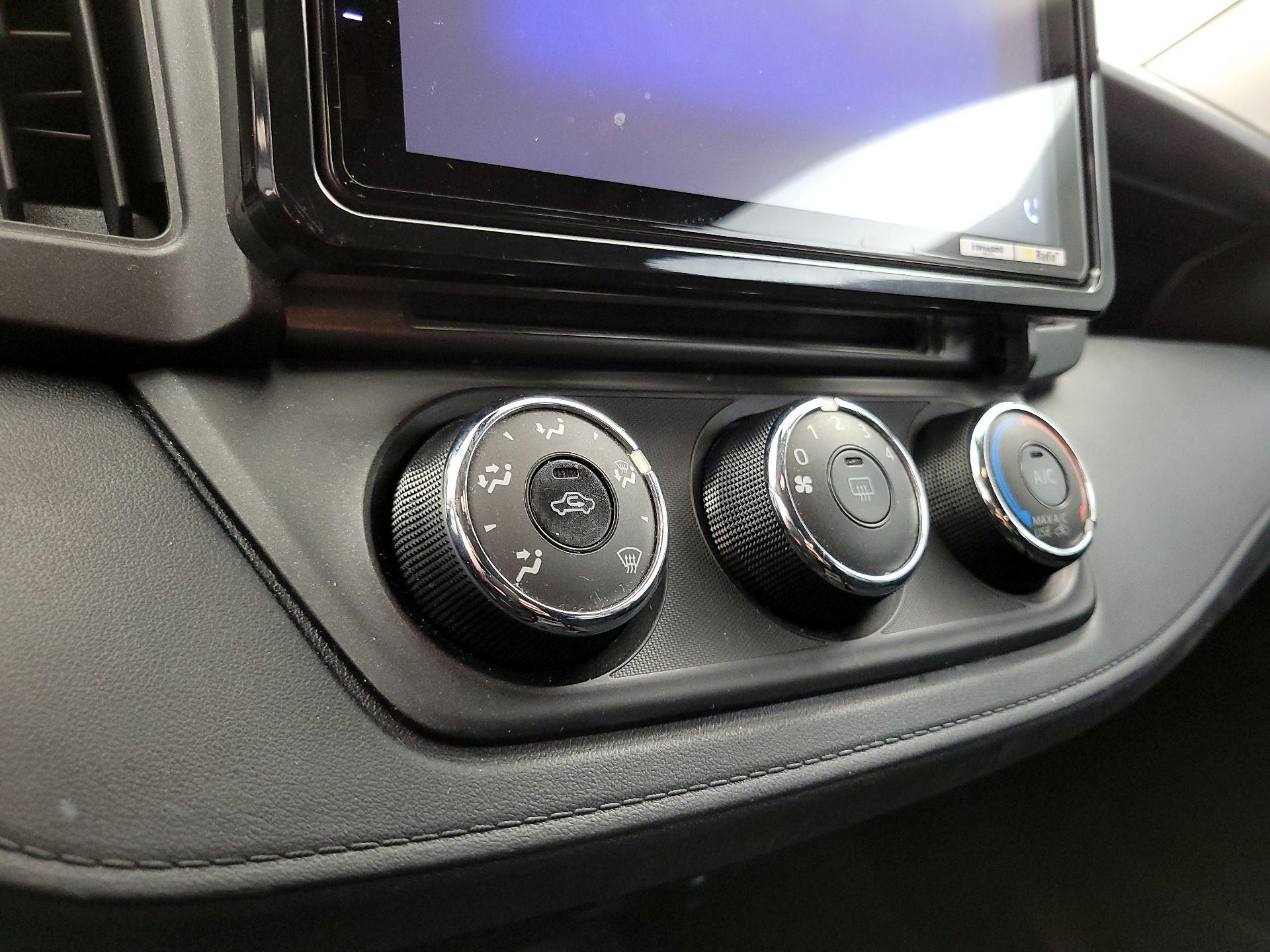 Thumbnail: 2017 Toyota RAV4 - 16