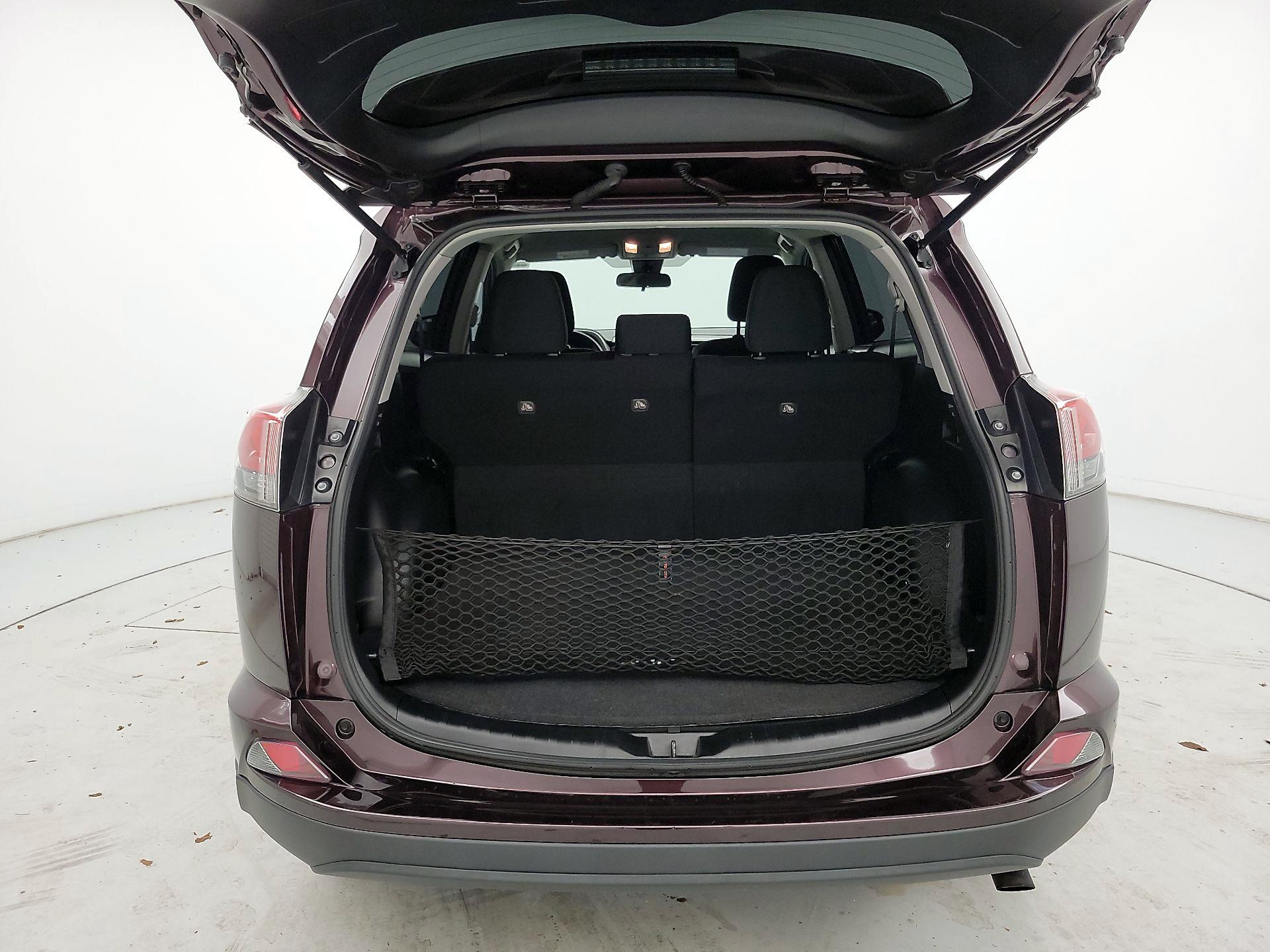 Thumbnail: 2017 Toyota RAV4 - 20