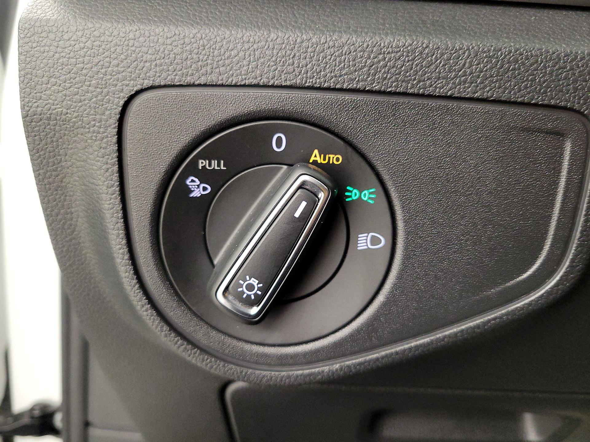 Thumbnail: 2021 Volkswagen Atlas - 13