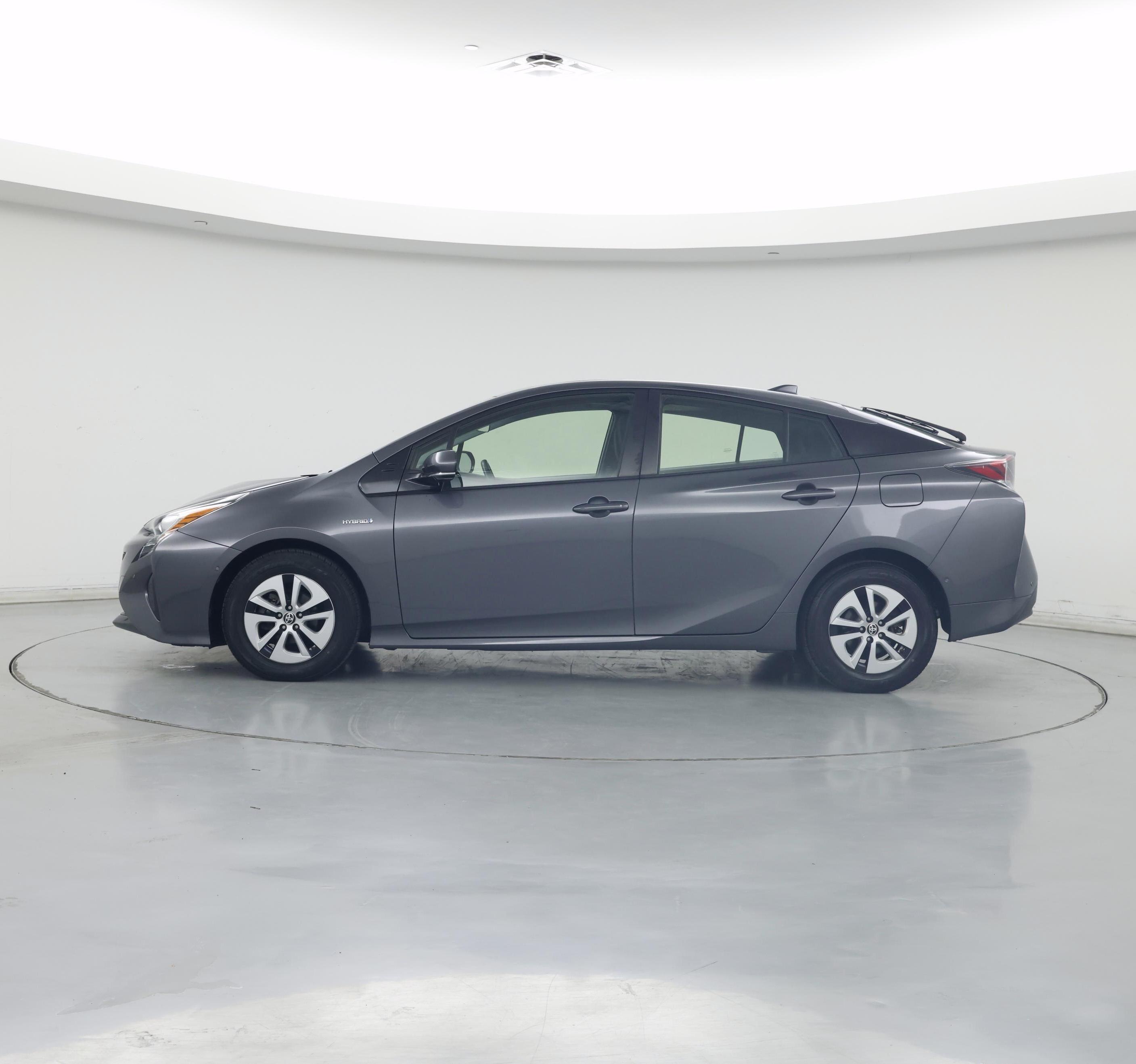 Thumbnail: 2018 Toyota Prius - 3